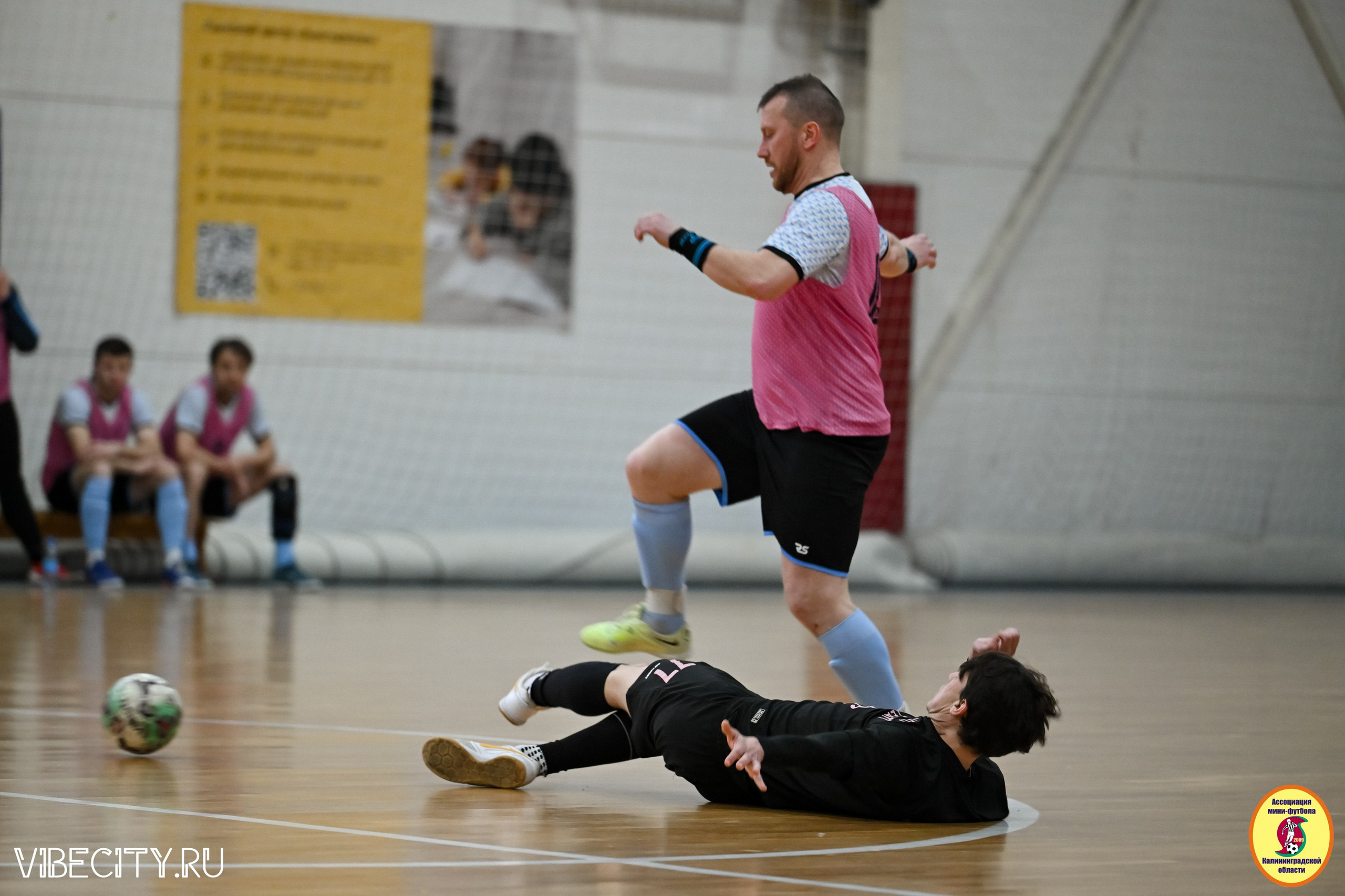 8 тур Корпоративной Бизнес-Лиги по футзалу. VIBECITY.RU Вайб Сити Ру Фоторепортажи Фотоотчеты Калининград