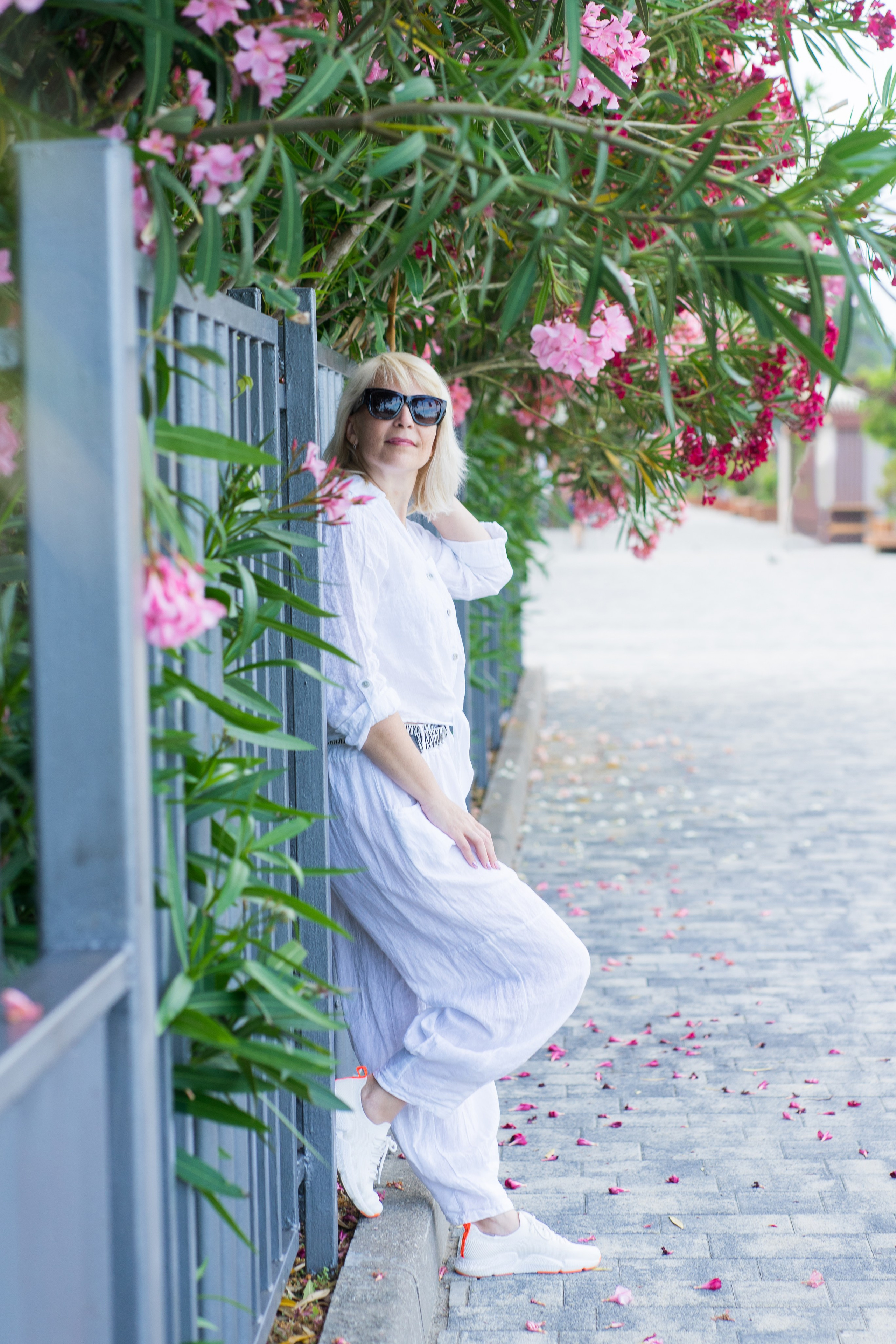 Утренняя съемка пары на море и набережной в Адлере. Фотограф в Сочи Тиунова Маргарита и Тиунов Евгений