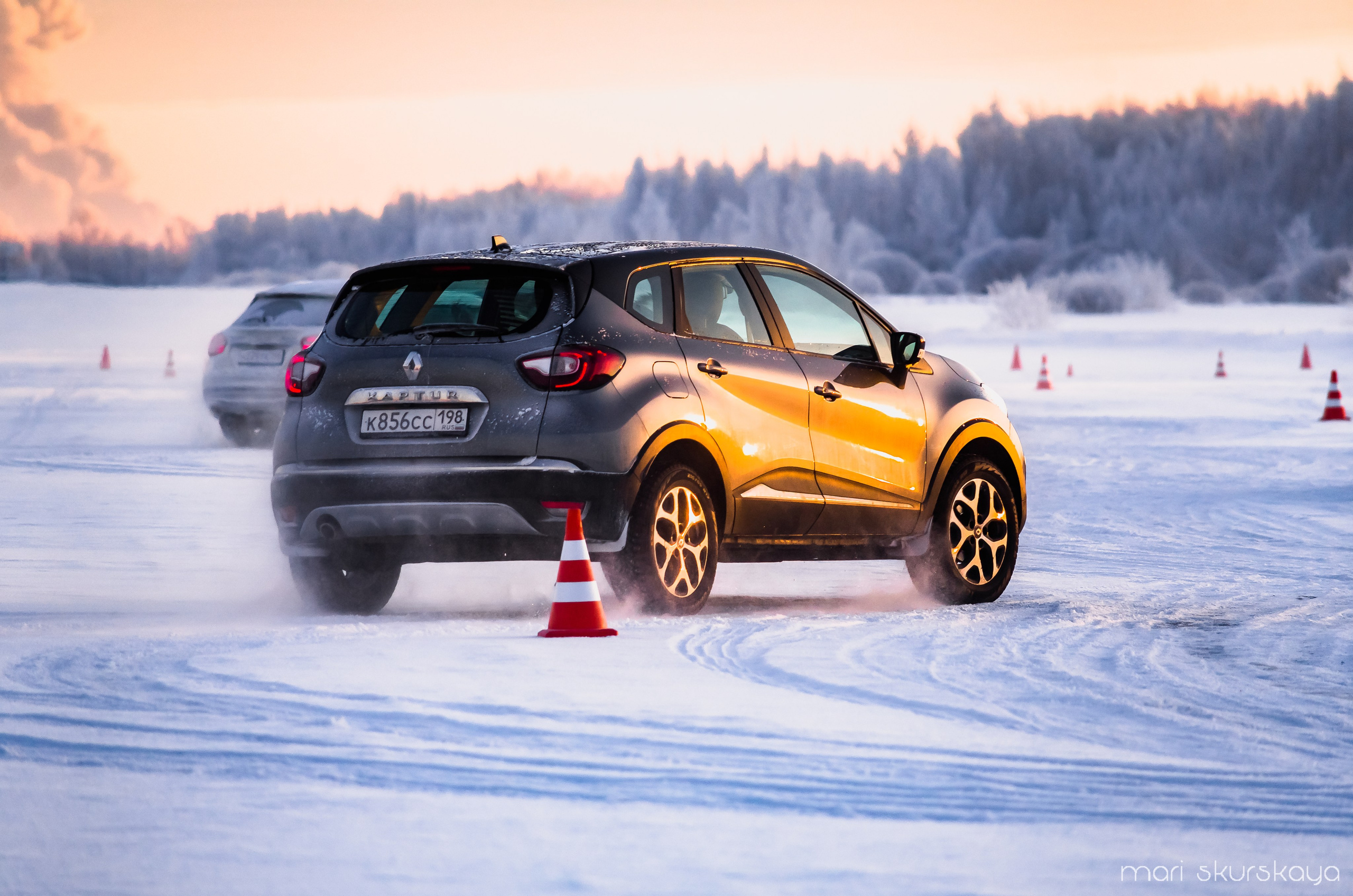 Контраварийная практика вождения автомобиля. Мотофотограф в Санкт-Петербурге Мария Скурская
