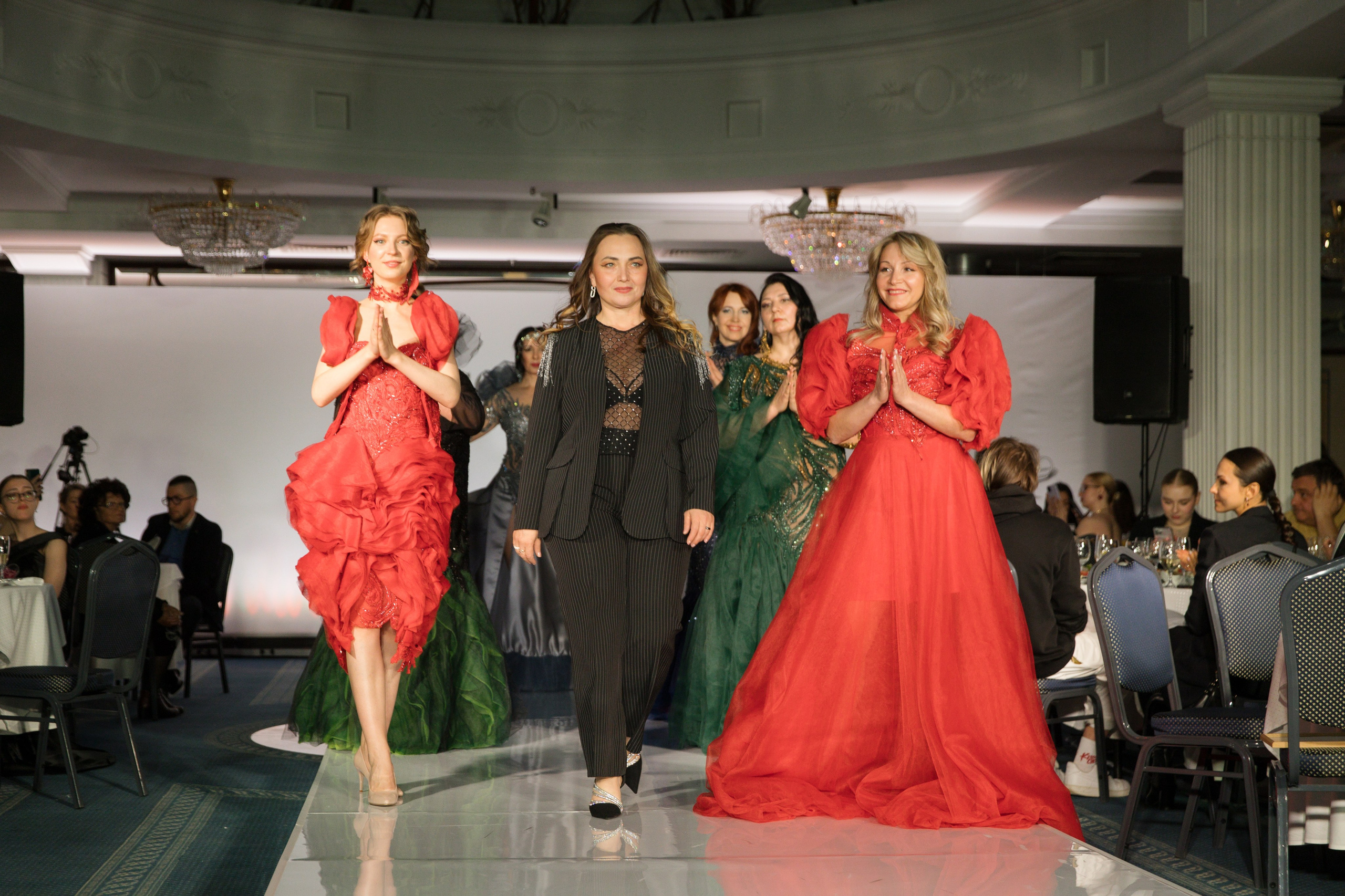 Репортаж показа «Кутюр по-русски». Фотограф в Санкт-Петербурге Вагнер Юлия