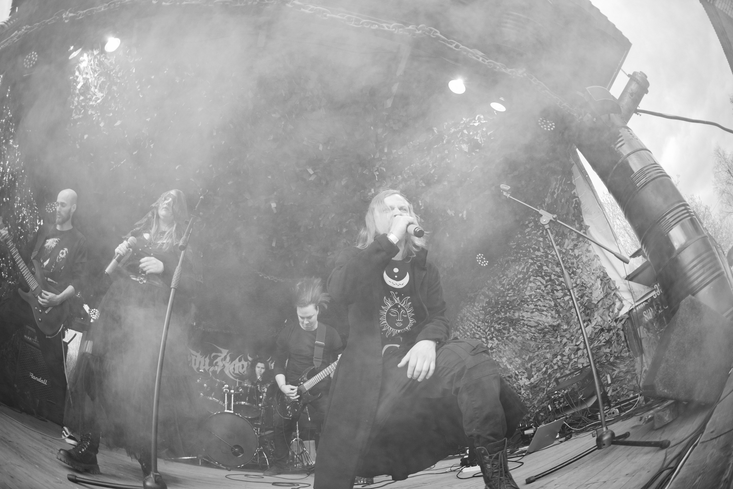 Фестиваль «ПОСРЕДИ КЛАДБИЩ И БОЛОТ»|Архангельск. Концертный и репортажный фотограф в Санкт-Петербурге Слава Пахомов