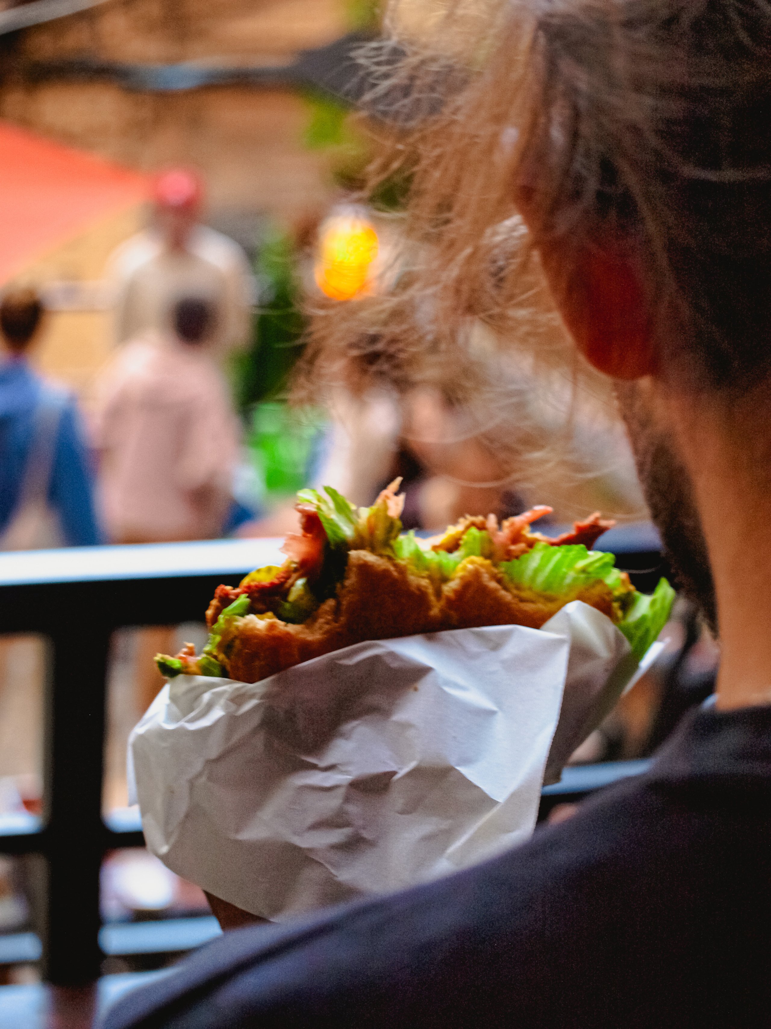 День рождения сети бургерных Hood Street Food. Репортаж. Женя Красовская | Портретный Фотограф | Визуал для брендов