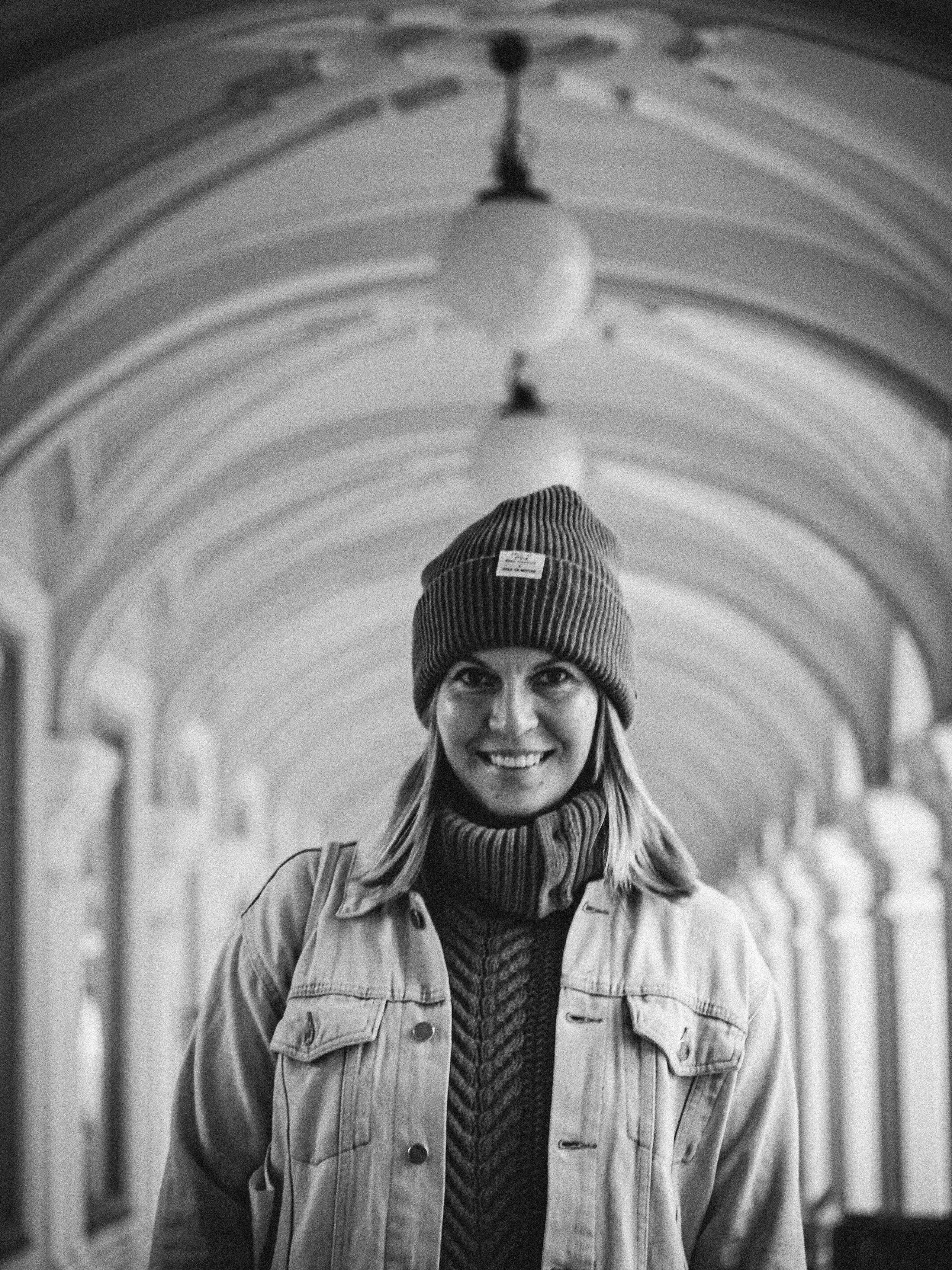 Лена Сахарова. Прогулка по Петербургу. Женя Красовская | Портретный Фотограф | Визуал для брендов