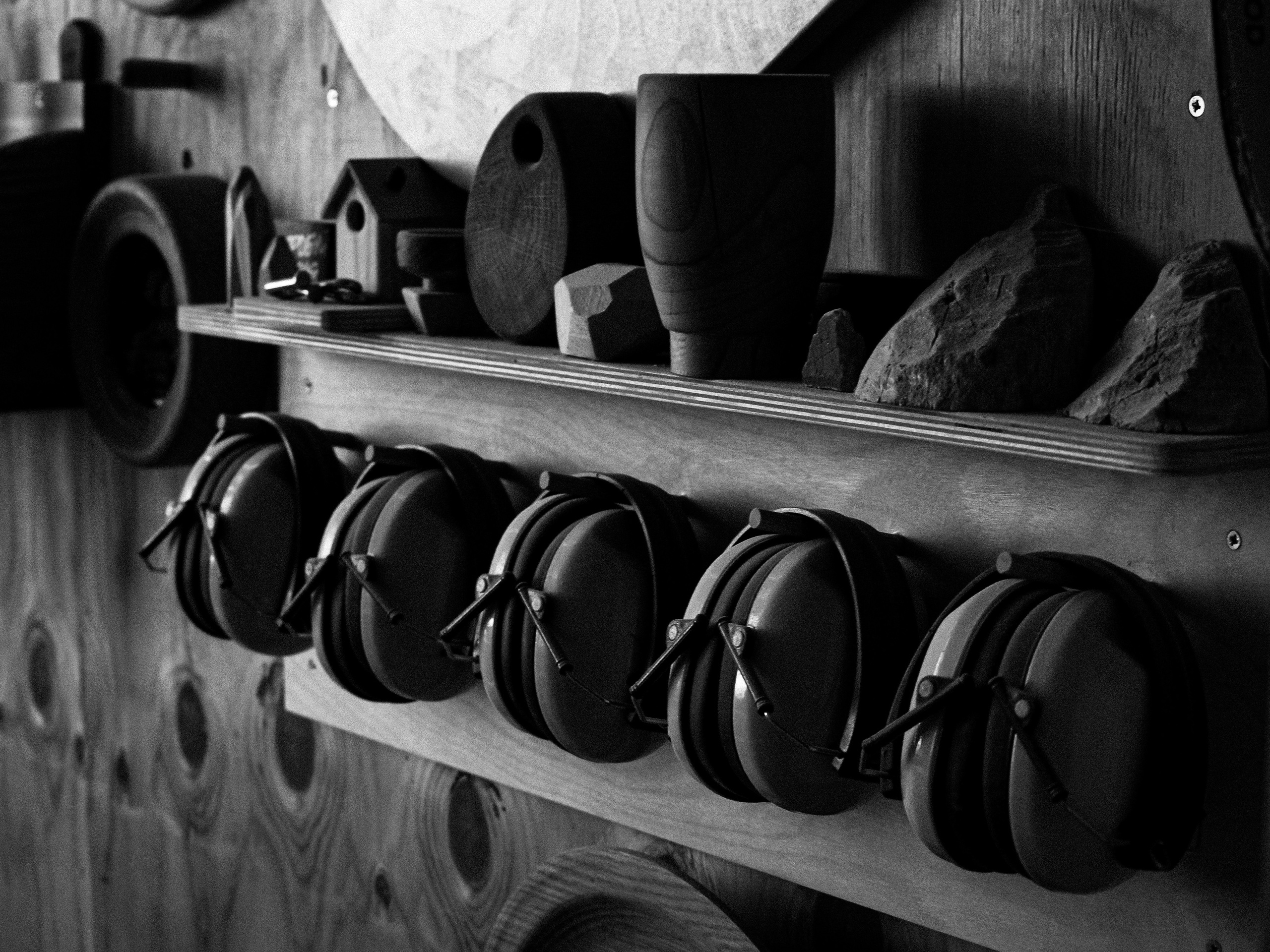 Антон в своей столярной мастерской. Женя Красовская | Портретный Фотограф | Визуал для брендов