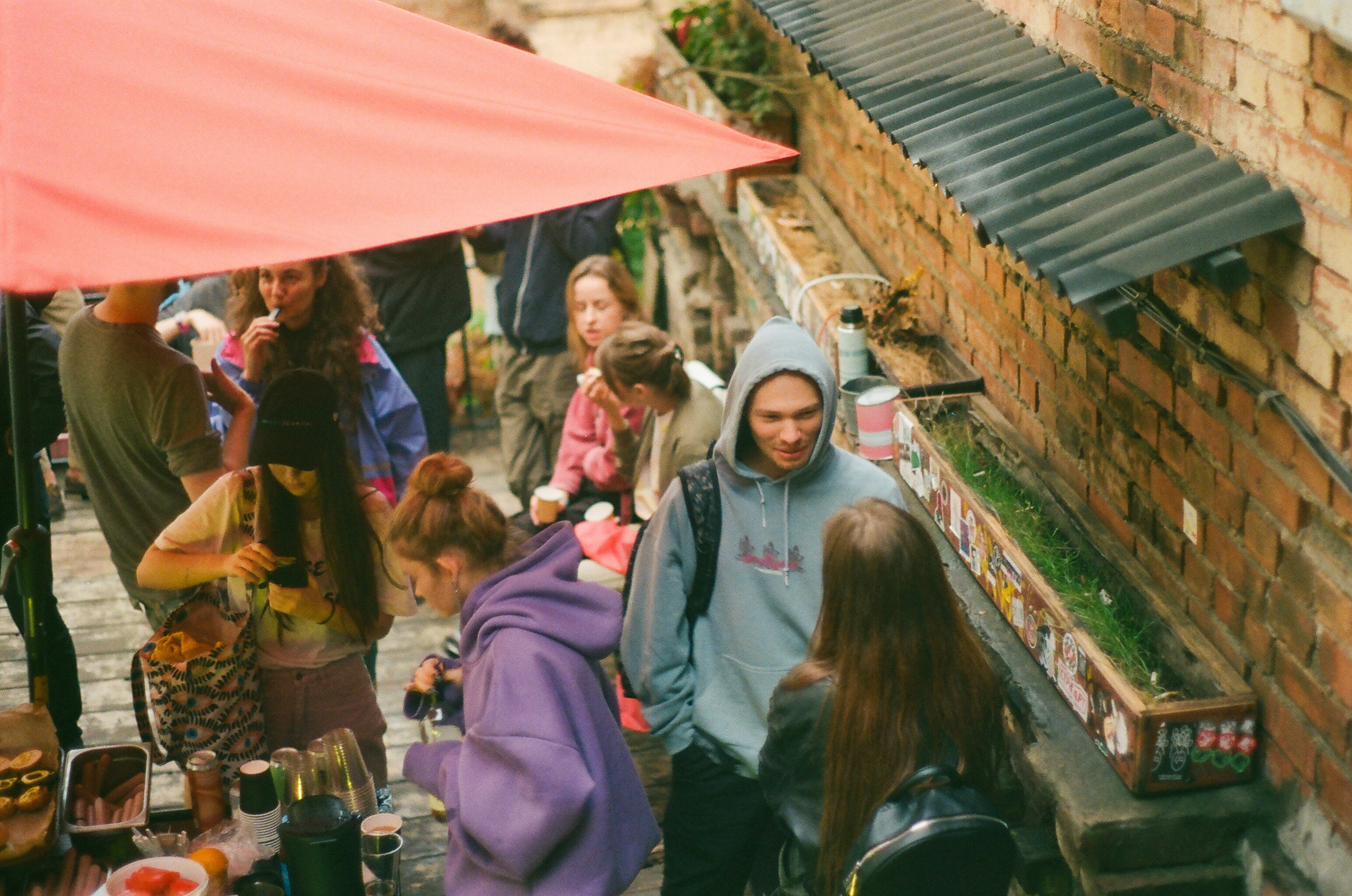 День рождения сети бургерных Hood Street Food. Репортаж. Женя Красовская | Портретный Фотограф | Визуал для брендов