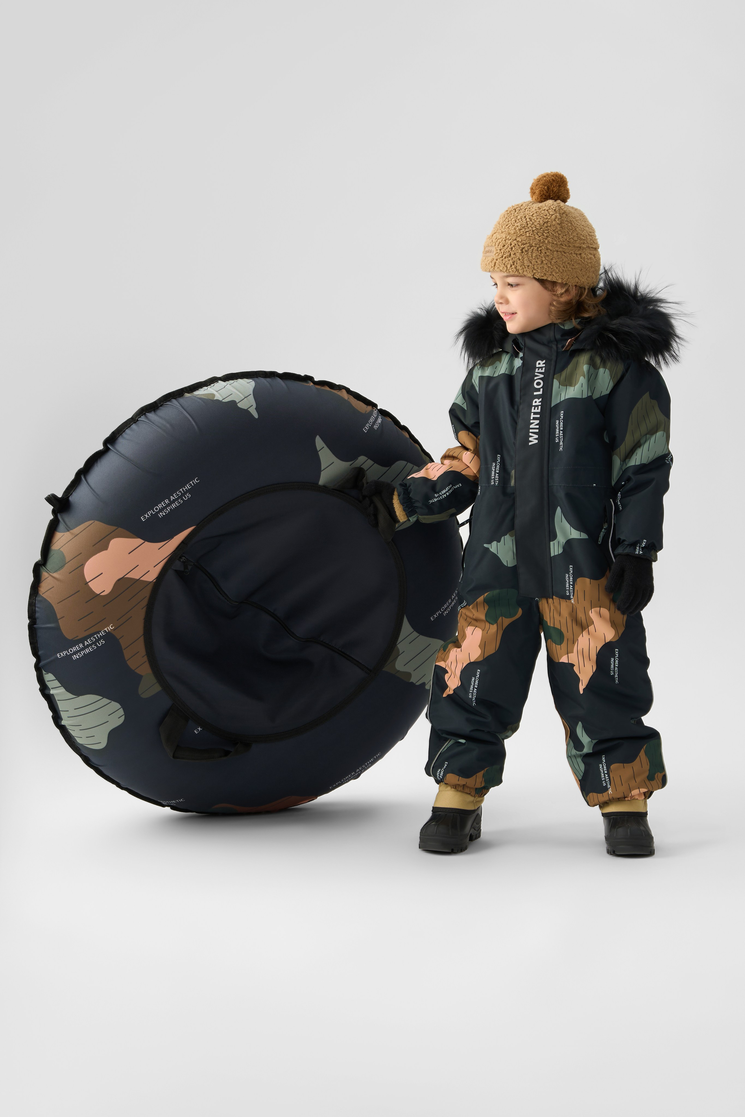 "Профессиональная детская фотосъемка для семейных портретов и воспоминаний""Высококачественная детская съемка новорожденных и малышей в студии""Рекламная детская фотосъемка для альбомов и подарков""Студийная детская съемка с креативными декорациями и позами""Коммерческая детская фотосъемка для маркетинга детских товаров""Фотография детской съемки с акцентом на эмоции и улыбки""Семейная детская съемка для портфолио и социальных сетей""Профессиональная детская фотосъемка с мягким освещением""Рекламные фото детской съемки для сайтов и брошюр""Высокоточная детская съемка для воспоминаний и презентаций""Детская фотосъемка высокого разрешения для семейных альбомов""Коммерческая детская съемка с фокусом на радость и развитие""Студийная фотосъемка детской съемки для брендов и маркетинга""Фотографии детской съемки для подарков и увеличения клиентов""Профессиональная детская съемка для каталогов и семейных историй" "Профессиональная каталожная фотосъемка товаров для e-commerce и интернет-магазинов""Высококачественная каталожная съемка одежды и аксессуаров с белым фоном""Рекламная каталожная фотосъемка для маркетинга продуктов и брендов""Студийная каталожная съемка с детальной проработкой текстур и материалов""Коммерческая каталожная фотосъемка для каталогов и онлайн-платформ""Фотография каталожной съемки с акцентом на дизайн и презентацию товаров""Предметная каталожная съемка для увеличения продаж в e-commerce""Профессиональная каталожная фотосъемка с использованием студийного освещения""Рекламные фото каталожной съемки для сайтов и социальных сетей""Высокоточная каталожная съемка товаров для презентаций и брошюр""Каталожная фотосъемка высокого разрешения для онлайн-магазинов""Коммерческая каталожная съемка с фокусом на качество и детализацию""Студийная каталожная фотосъемка для брендов и ритейла""Фотографии каталожной съемки для маркетинговых кампаний""Профессиональная каталожная съемка для каталогов и увеличения конверсии"