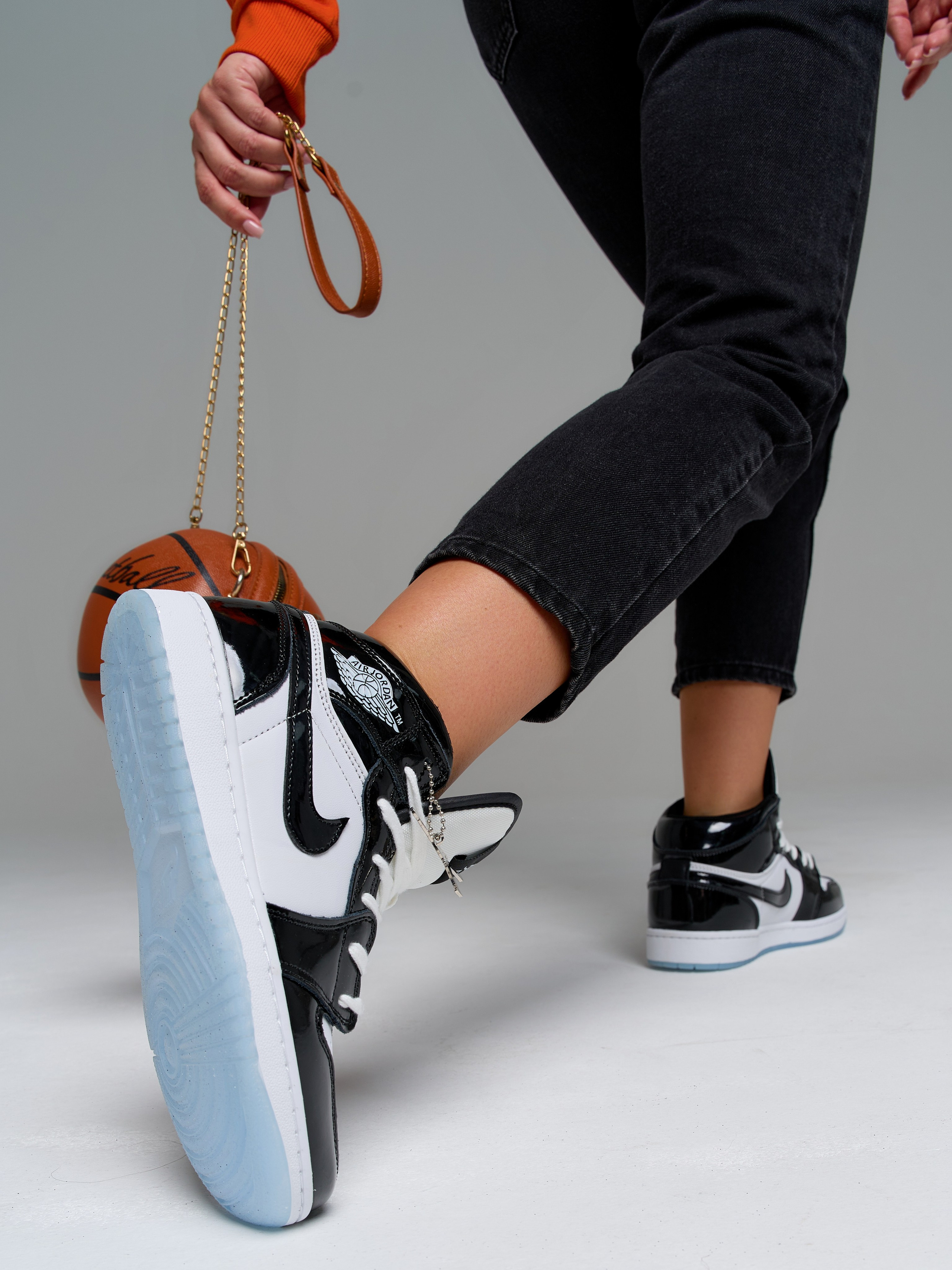 Кроссовки. Фотограф для маркетплейсов в Москве