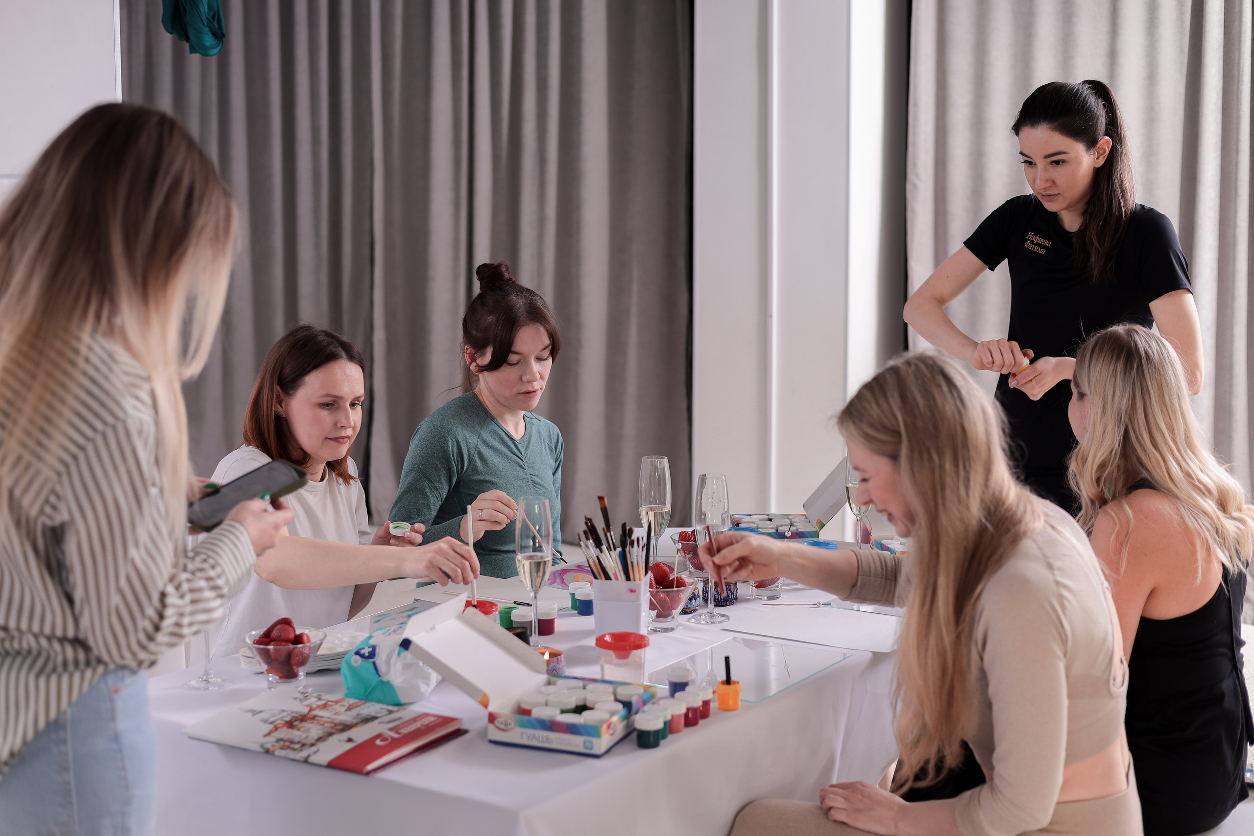 Арт-терапия + аэройога. Фотограф Надршина Лилия