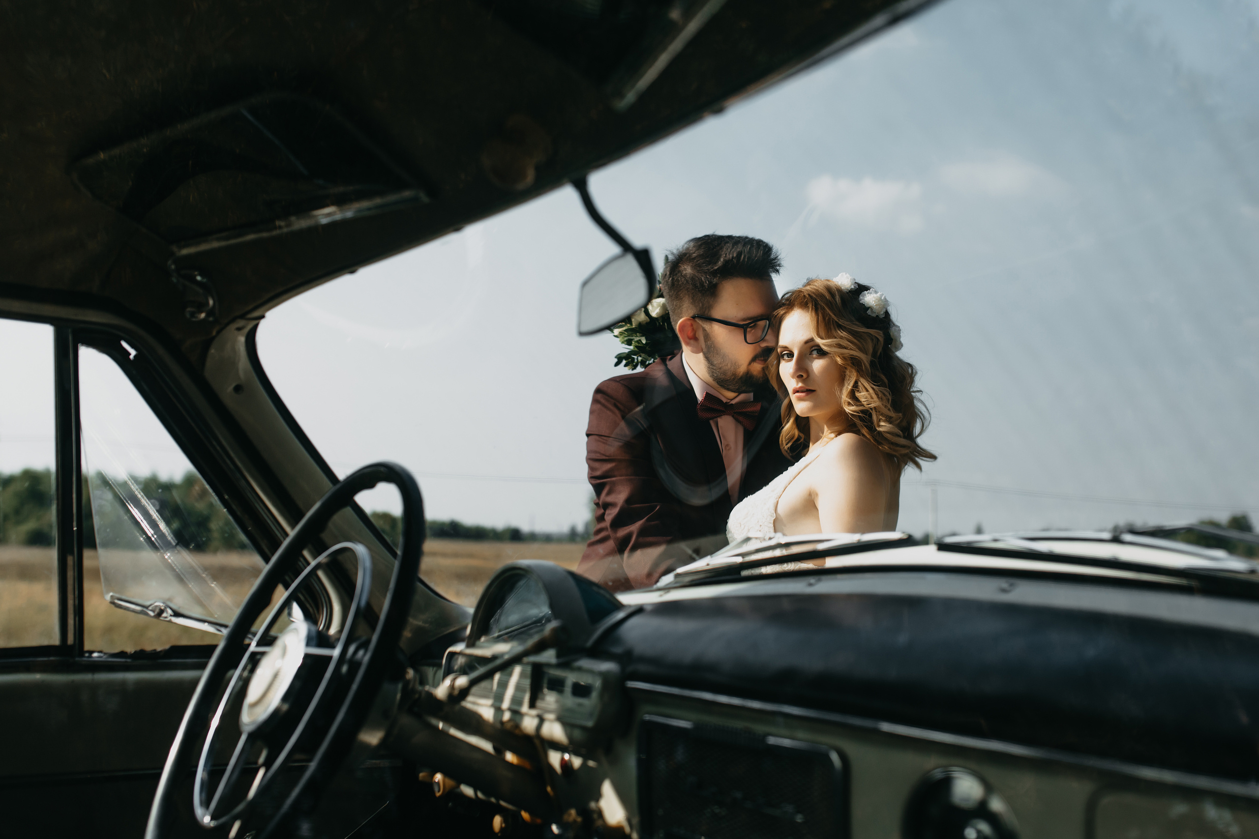 Варвара и Саша. Прокат Аренда ретро автомобилей Волга ГАЗ 21  Кострома