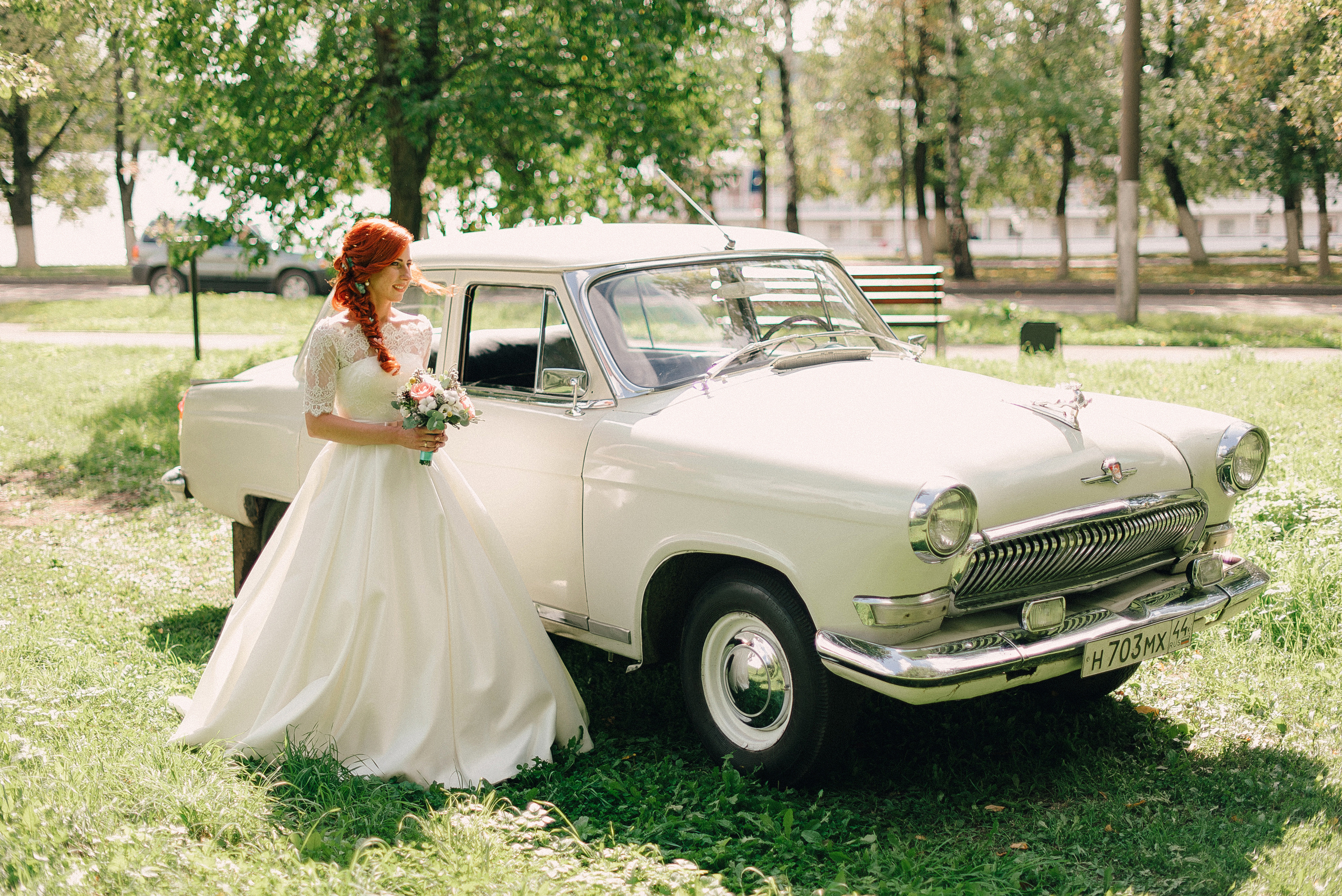 Саша и Катя. Прокат Аренда ретро автомобилей Волга ГАЗ 21  Кострома