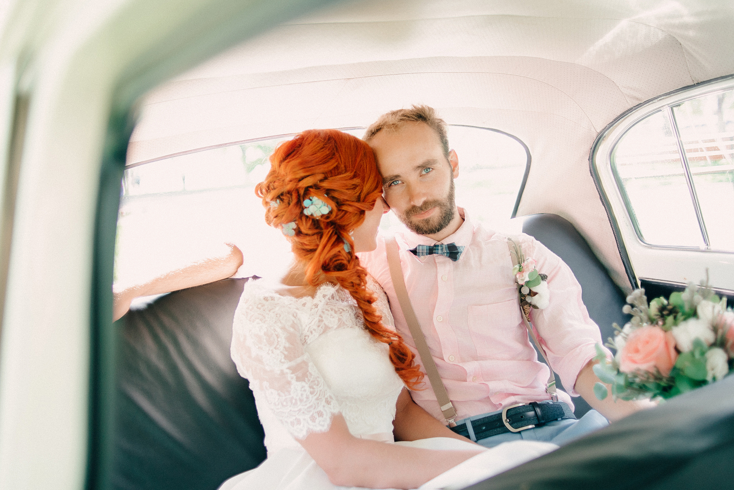 Саша и Катя. Прокат Аренда ретро автомобилей Волга ГАЗ 21  Кострома