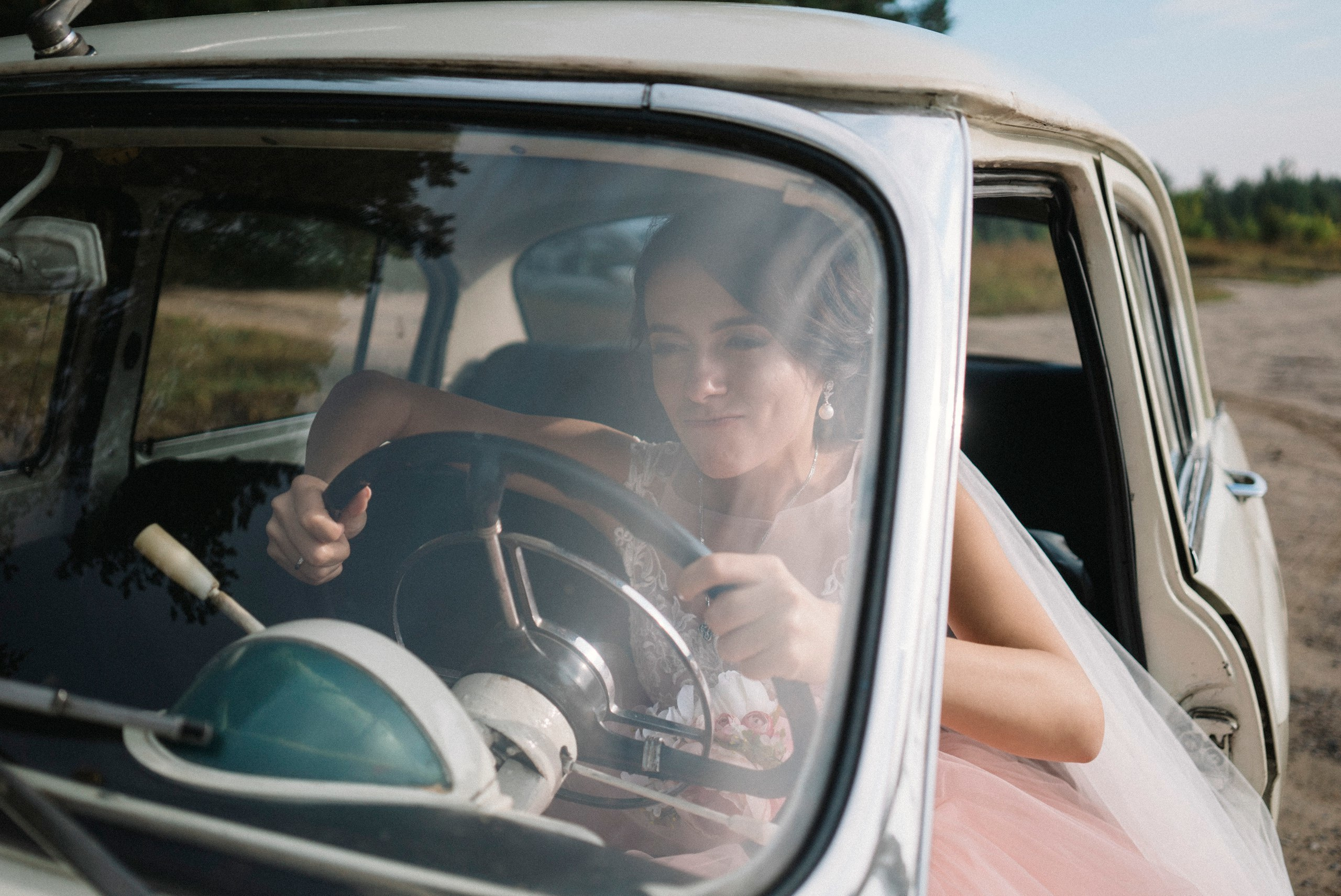 Георгий и Мария. Прокат Аренда ретро автомобилей Волга ГАЗ 21  Кострома