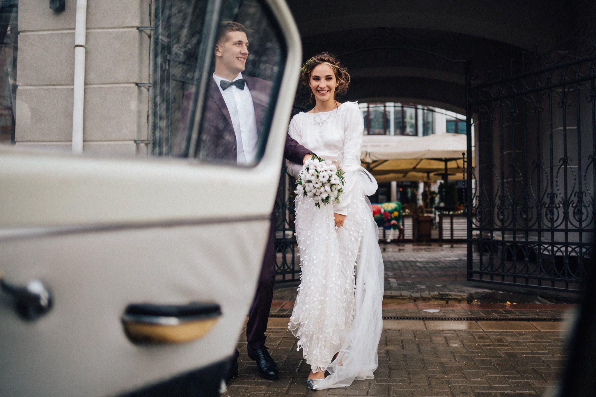 Вероника и Владимир. Прокат Аренда ретро автомобилей Волга ГАЗ 21  Кострома