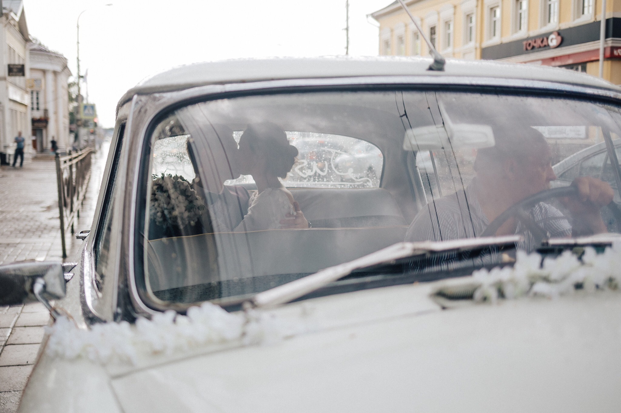 Вероника и Владимир. Прокат Аренда ретро автомобилей Волга ГАЗ 21  Кострома