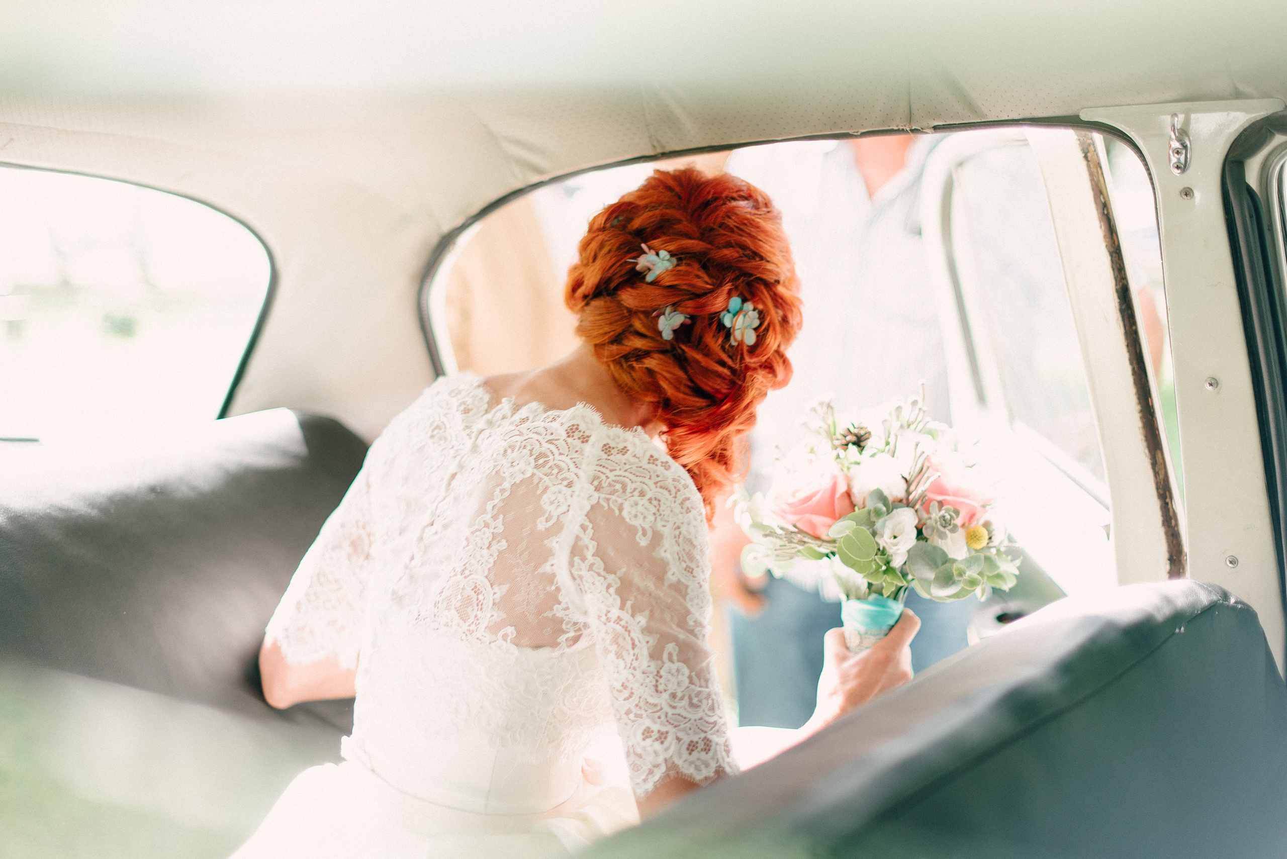 Саша и Катя. Прокат Аренда ретро автомобилей Волга ГАЗ 21  Кострома