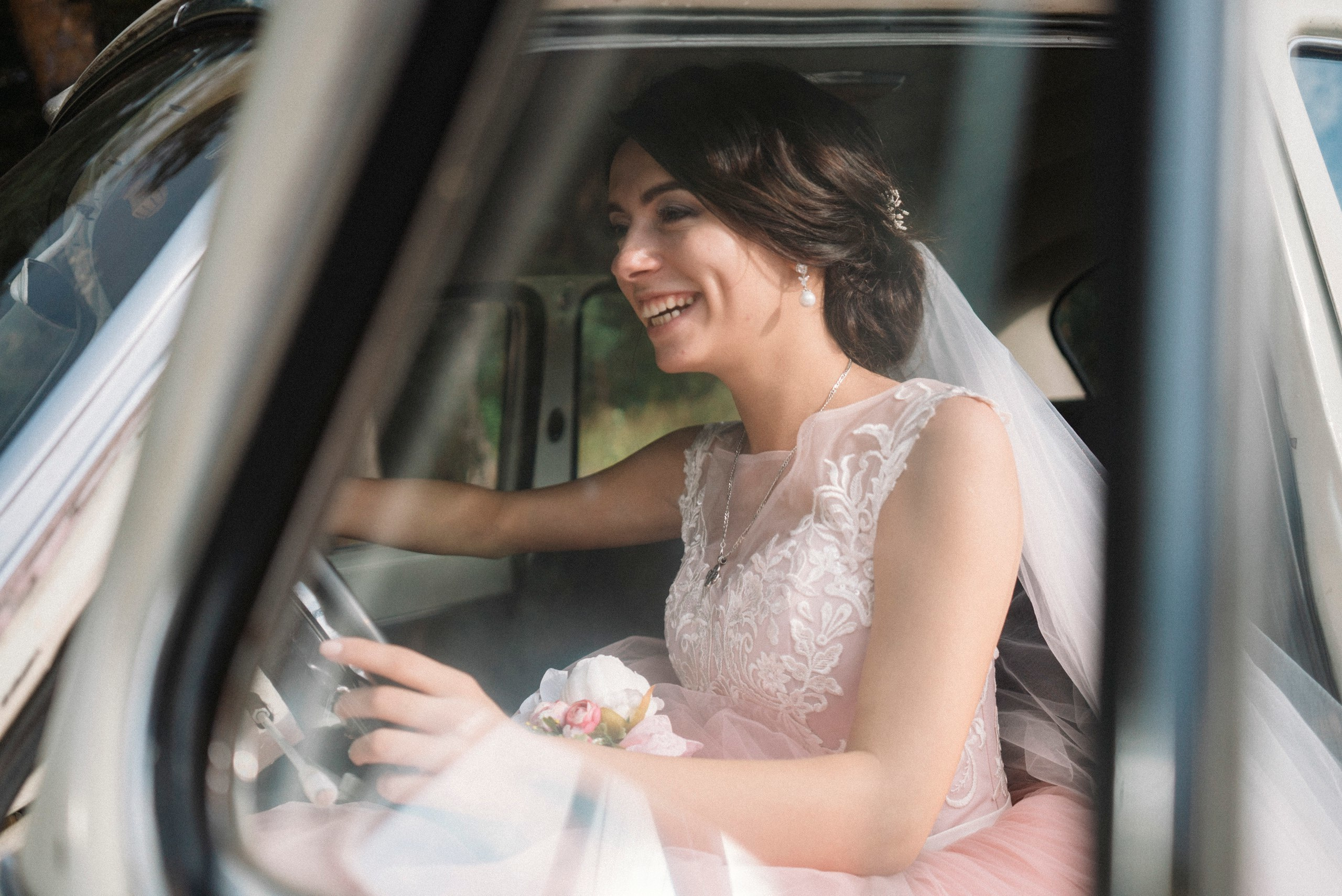 Георгий и Мария. Прокат Аренда ретро автомобилей Волга ГАЗ 21  Кострома