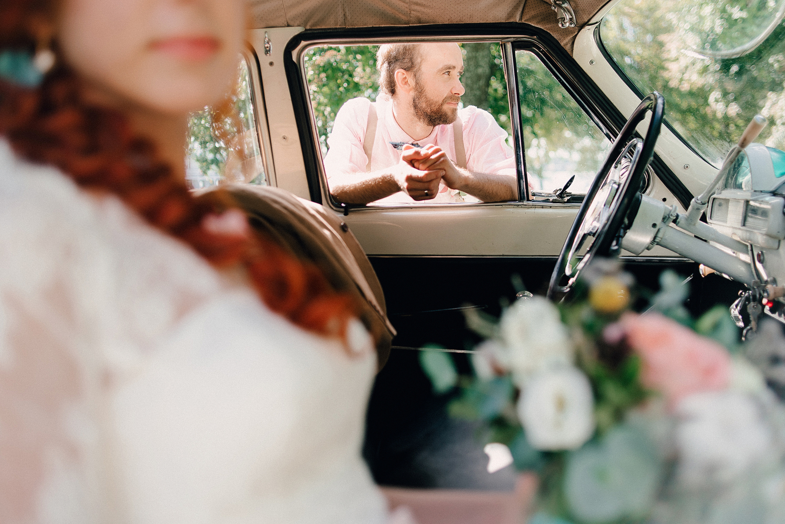 Саша и Катя. Прокат Аренда ретро автомобилей Волга ГАЗ 21  Кострома