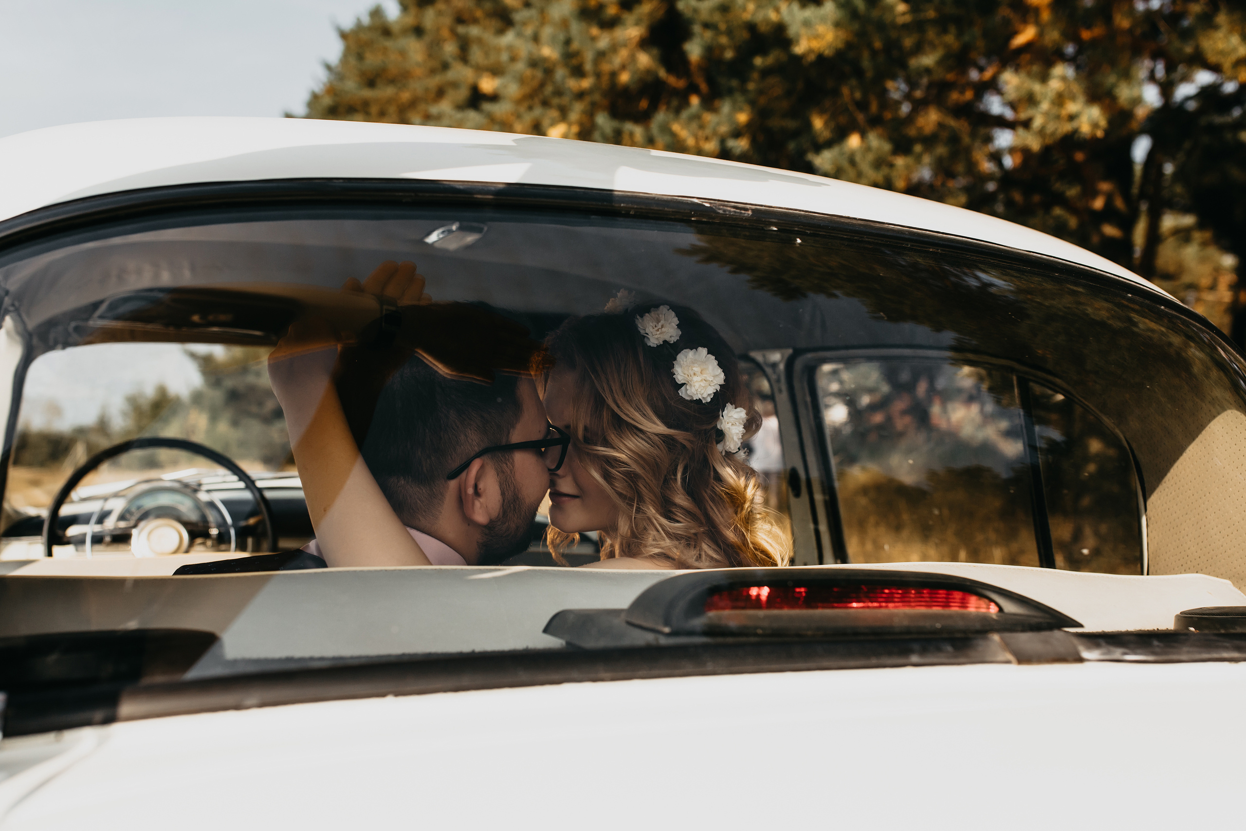 Варвара и Саша. Прокат Аренда ретро автомобилей Волга ГАЗ 21  Кострома