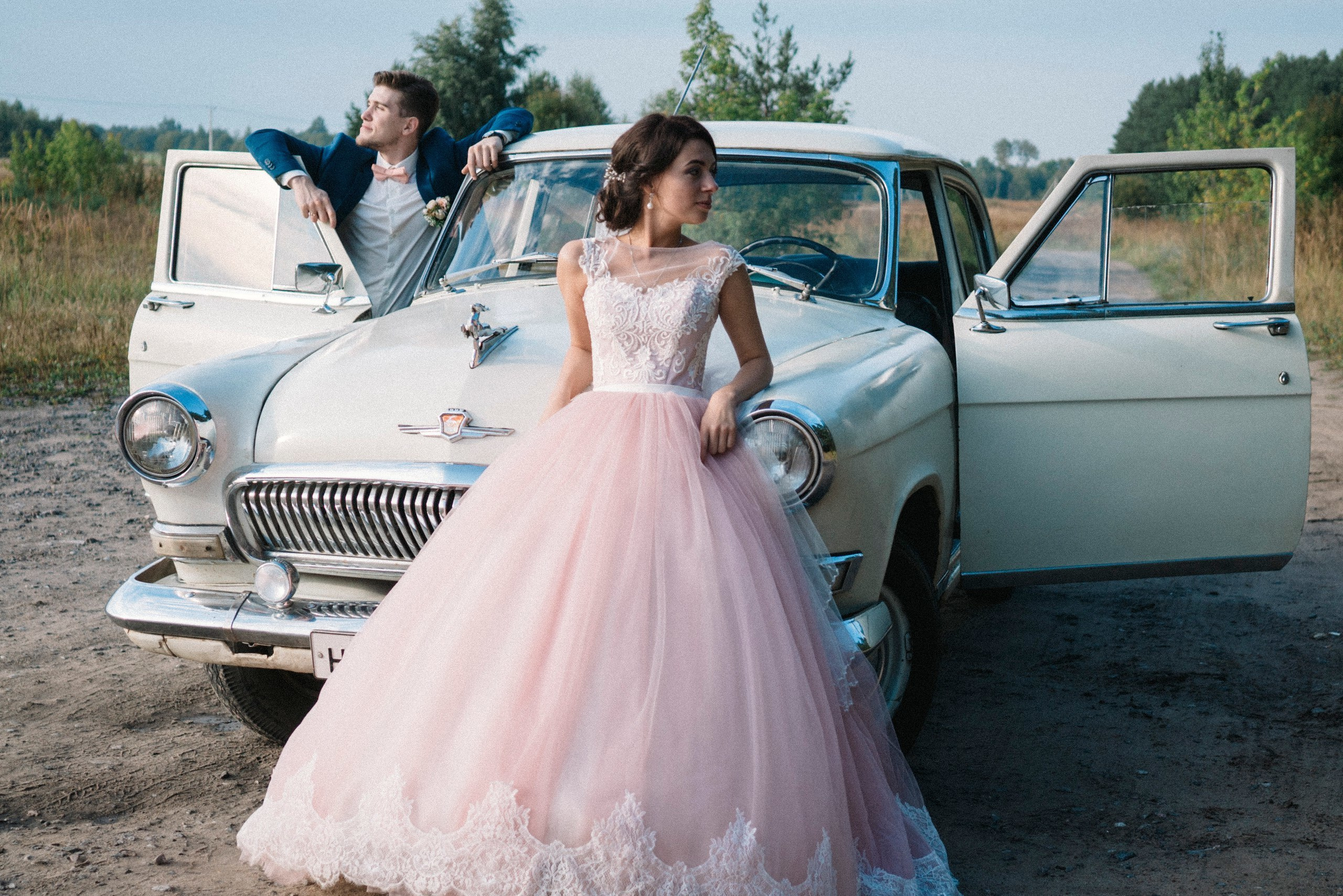 Георгий и Мария. Прокат Аренда ретро автомобилей Волга ГАЗ 21  Кострома