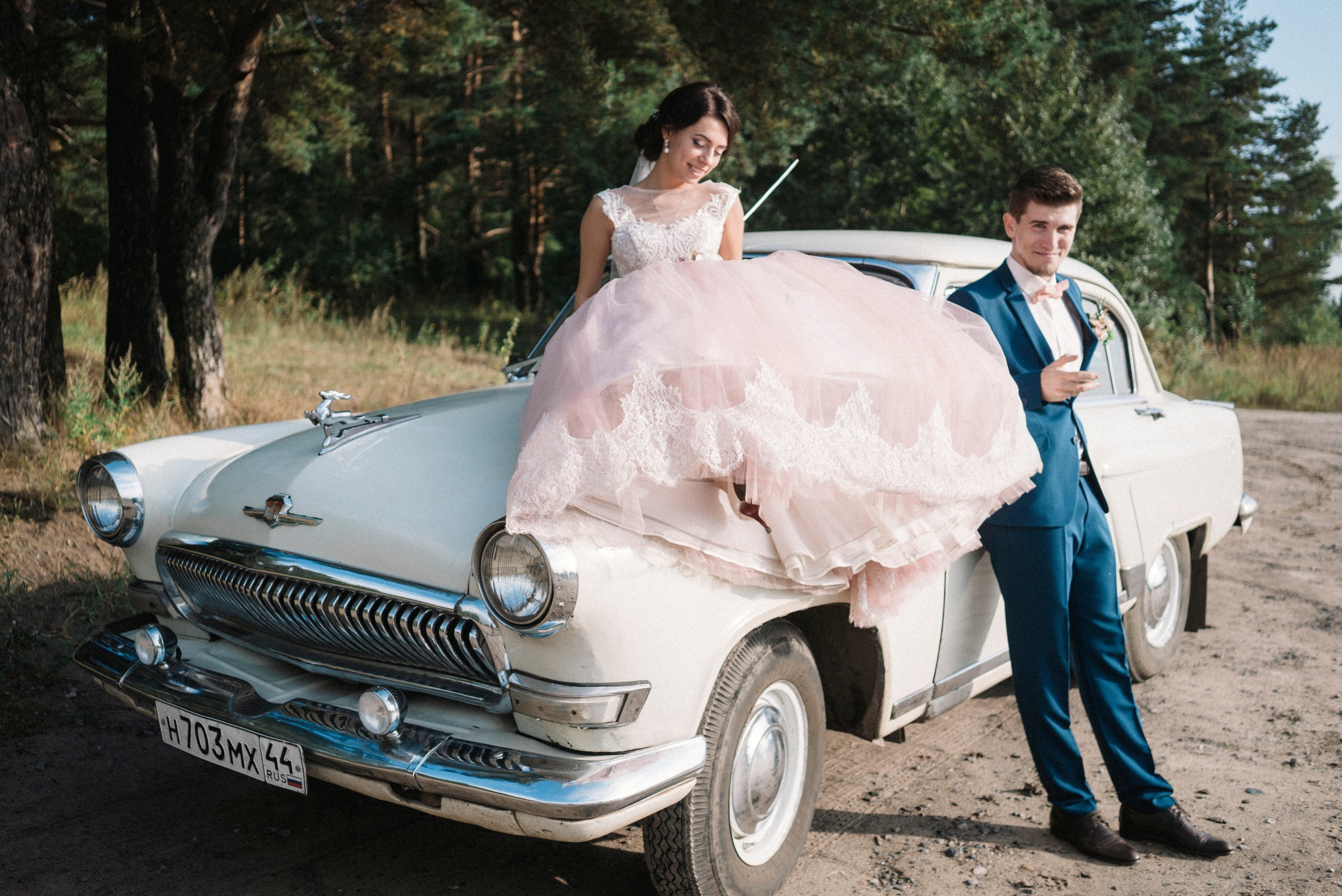 Георгий и Мария. Прокат Аренда ретро автомобилей Волга ГАЗ 21  Кострома