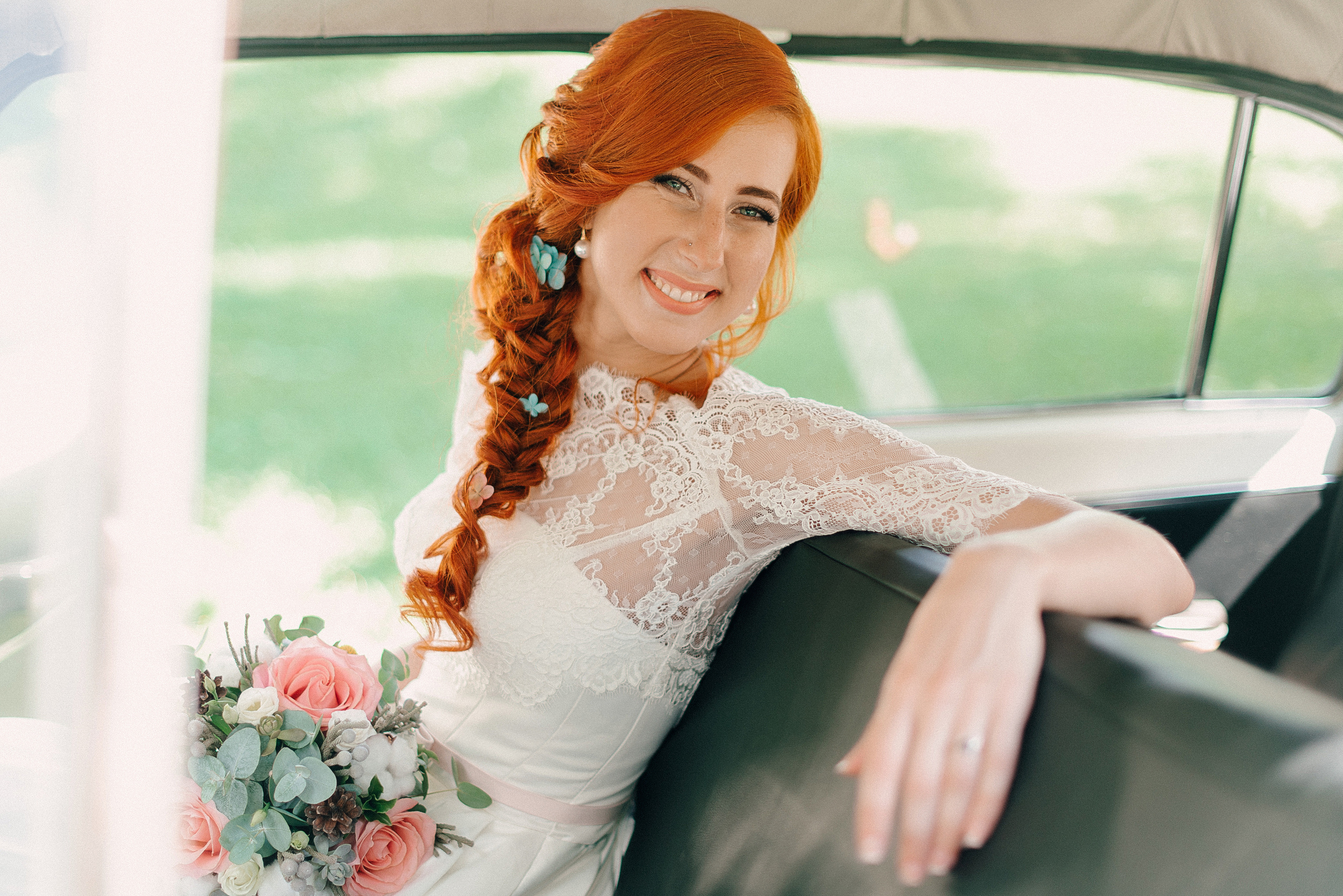 Саша и Катя. Прокат Аренда ретро автомобилей Волга ГАЗ 21  Кострома