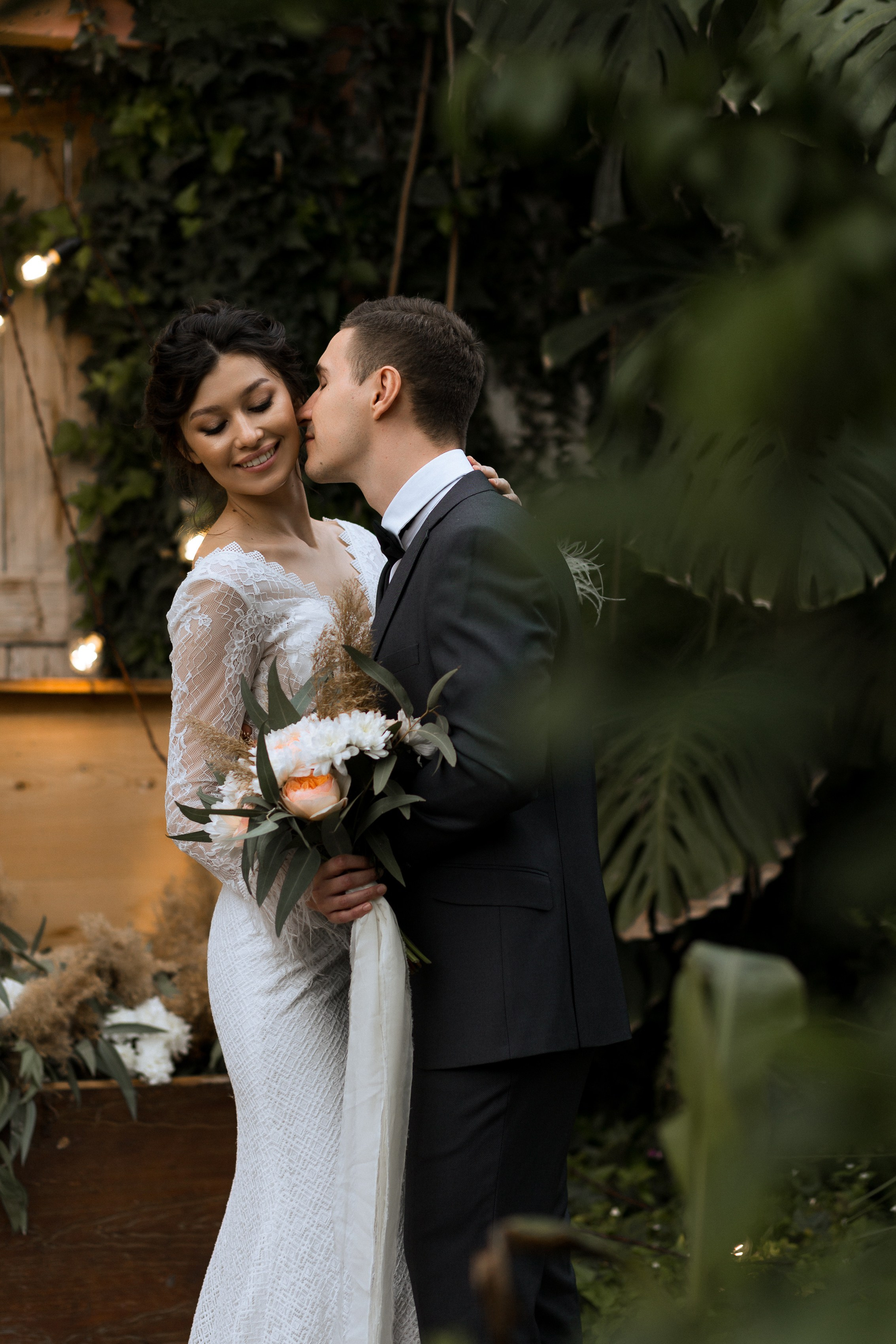 Свадебная фотосессия в оранжерее. Свадебный и семейный фотограф в Волгограде Кристина Иванова