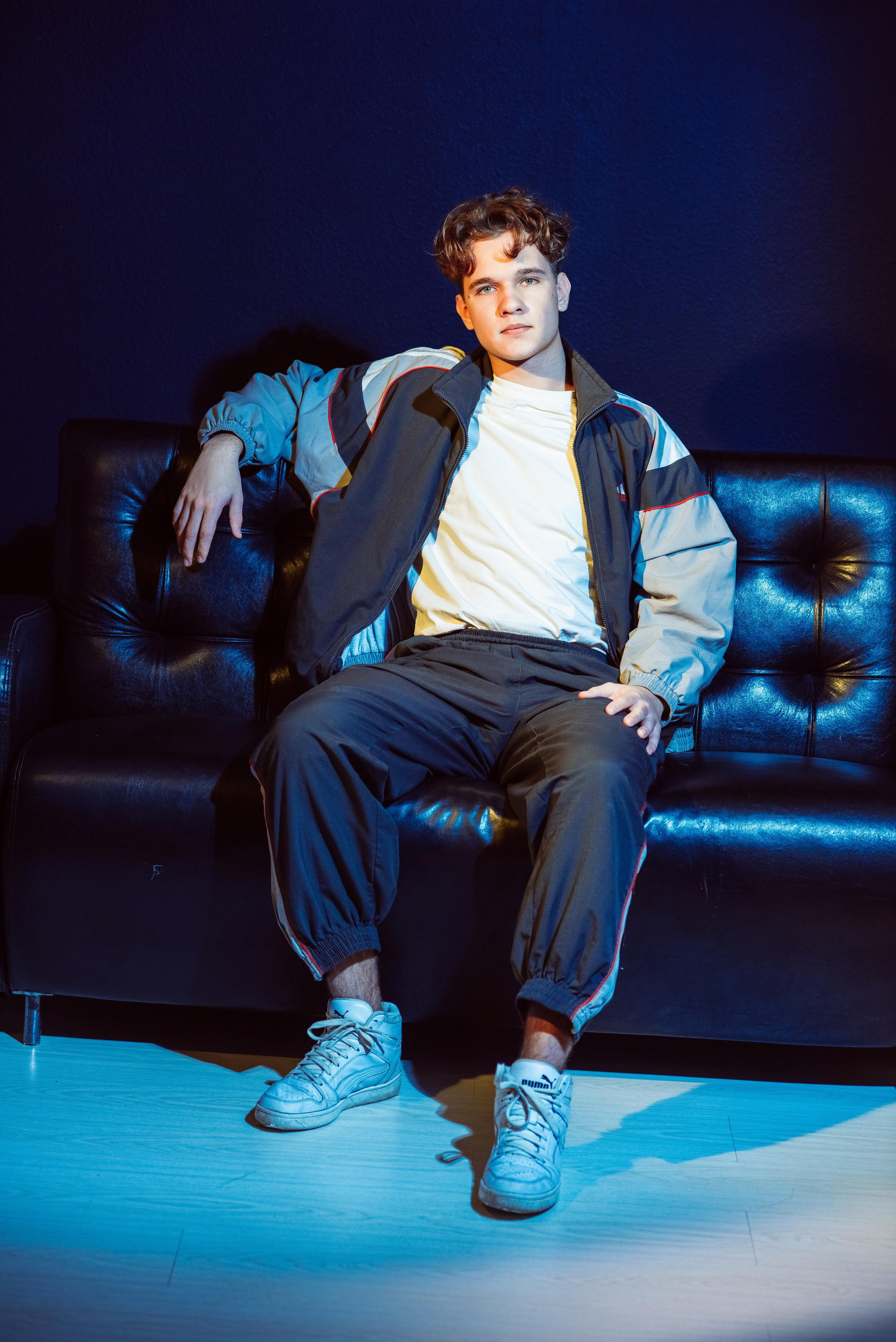 Гимназия г. Артем (студия). Фотограф Ярмишко Дарья. Выпускные фотокниги