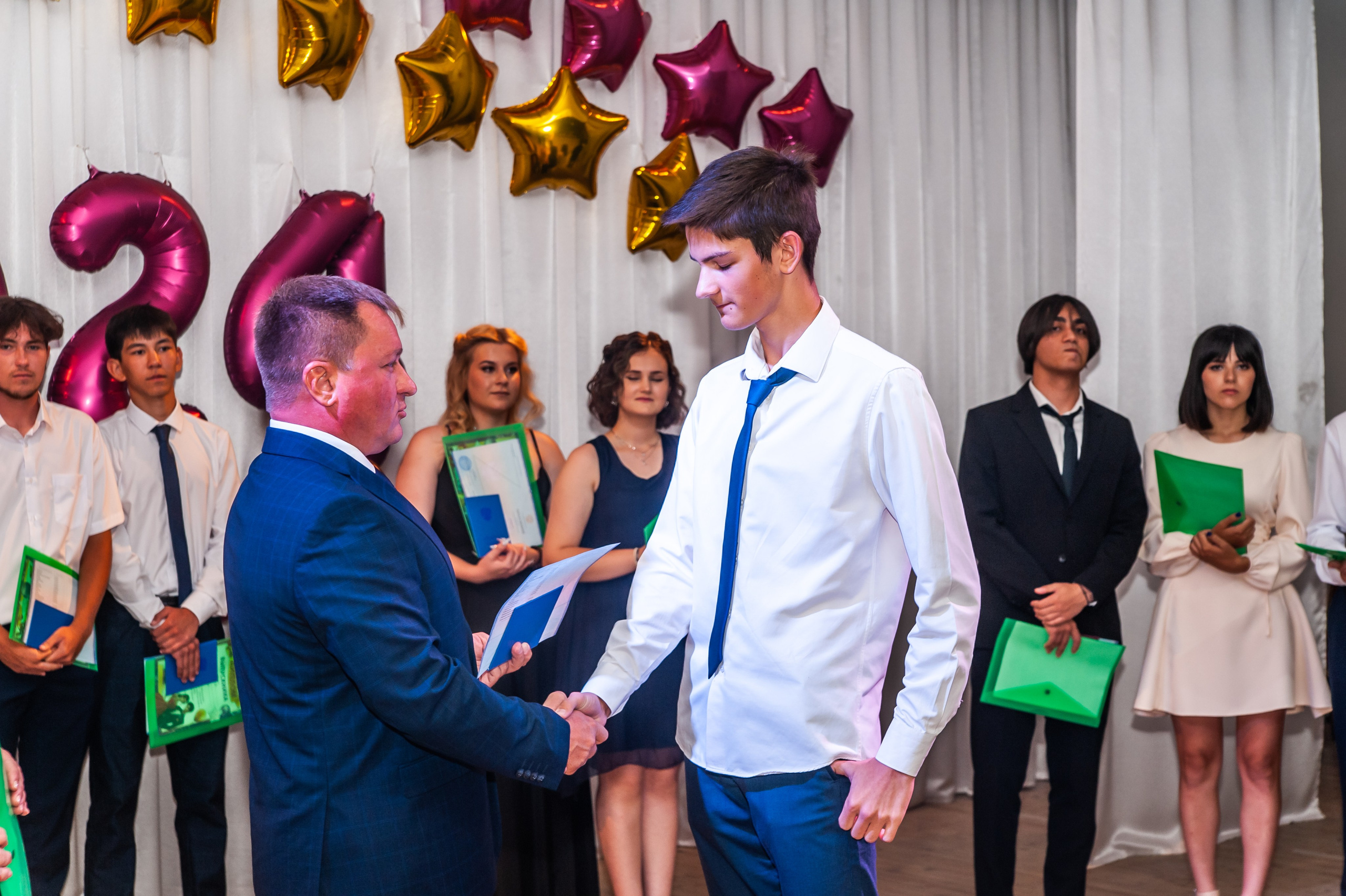 Выпускной МАОУ СОШ № 17 им. Эдуарда Есаяна. Свадебный и семейный фотограф Денис Лукьянов в Краснодаре, Краснодарском крае и Республике Крым