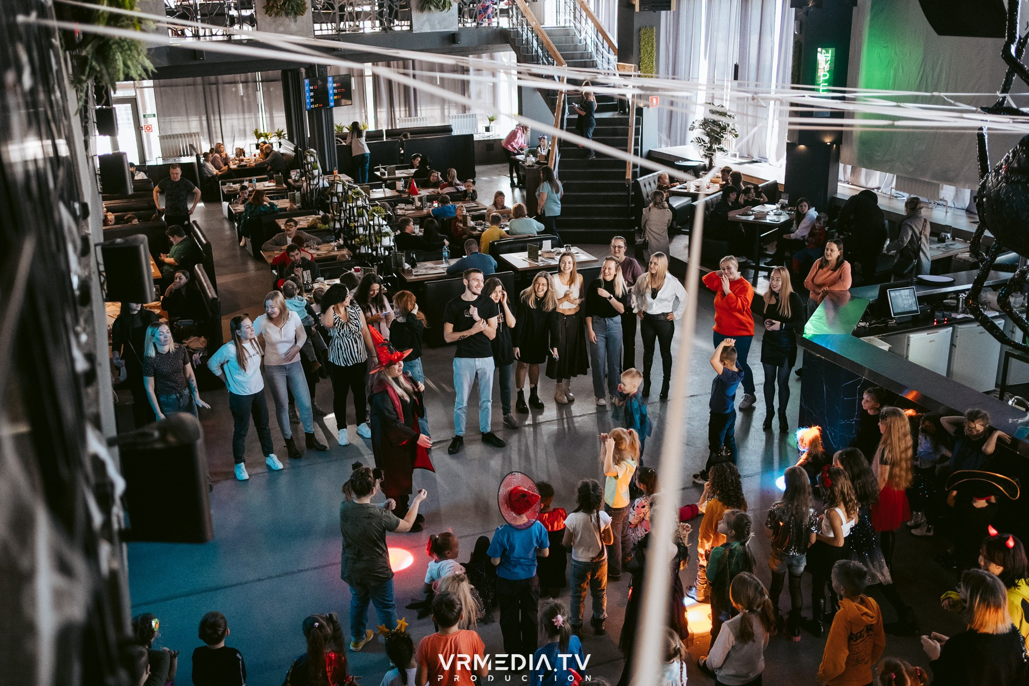 Baby time в баре «Друзья»