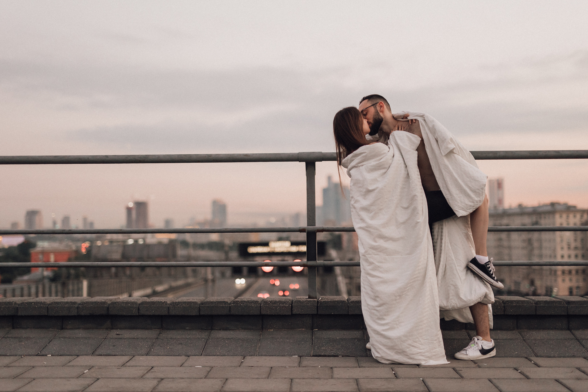 Москва. Крыша. Рассвет. Фотограф Романова Анна