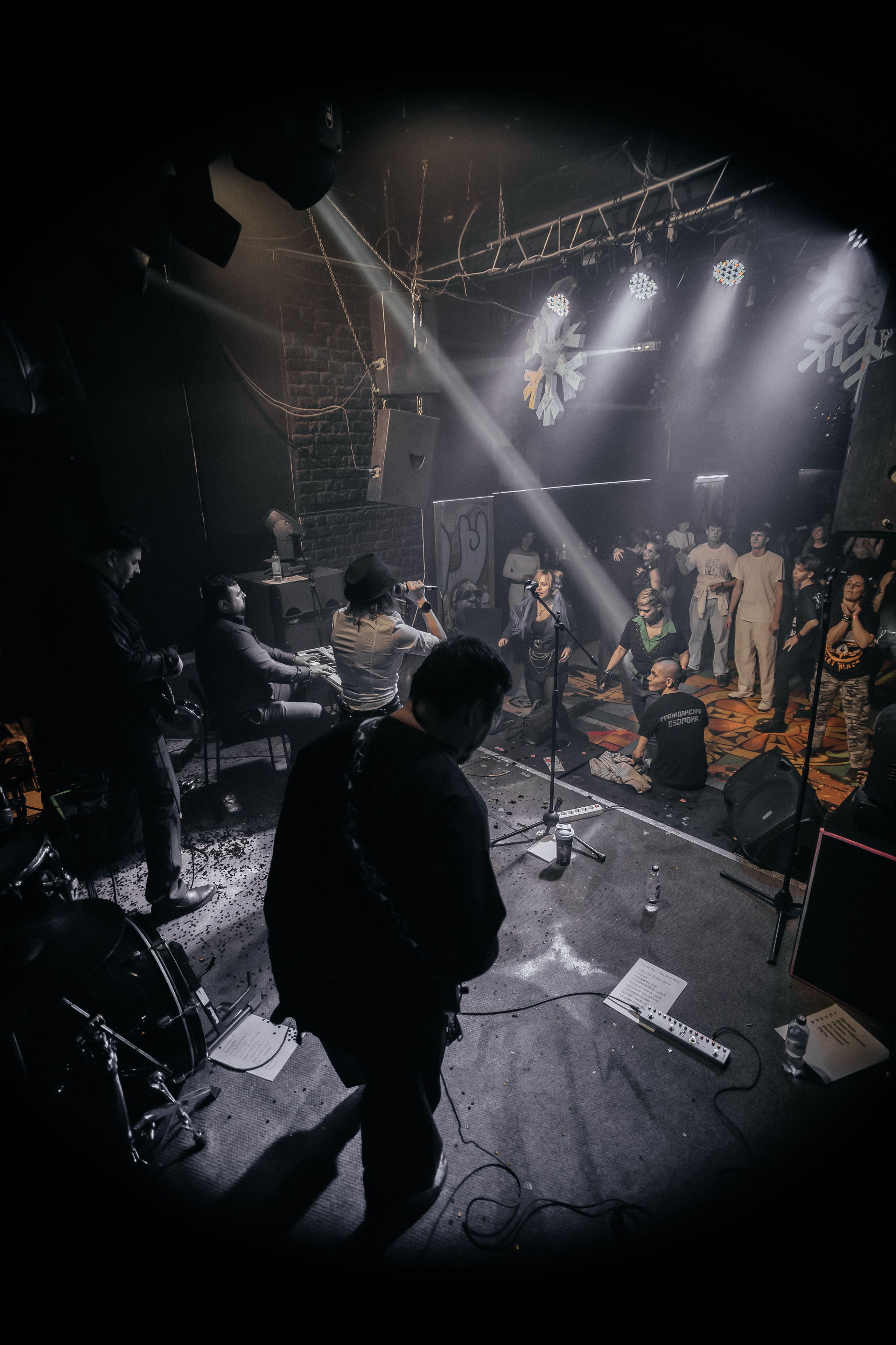 Радистка Кэт. Рок-ёлка, клуб-галерея Эрмитаж. 21.12.2024. Фотограф Регина Крикунова г. Красноярск