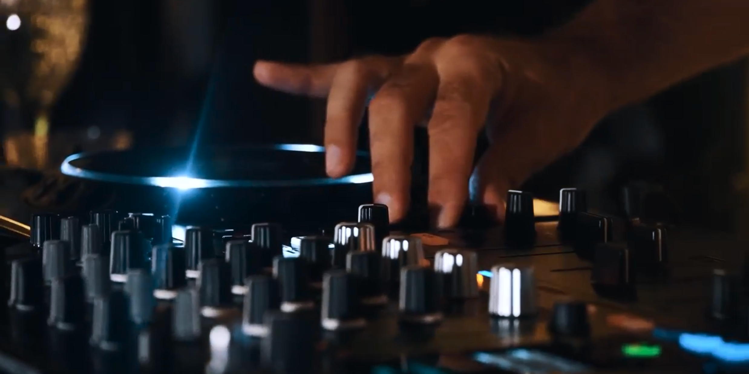 Организация мероприятий в Азии: концерты, вечеринки, бизнес-ужины, конференции. Аренда сценического оборудования, светодиодных экранов. CREATIVE SHELL АЗИЯ