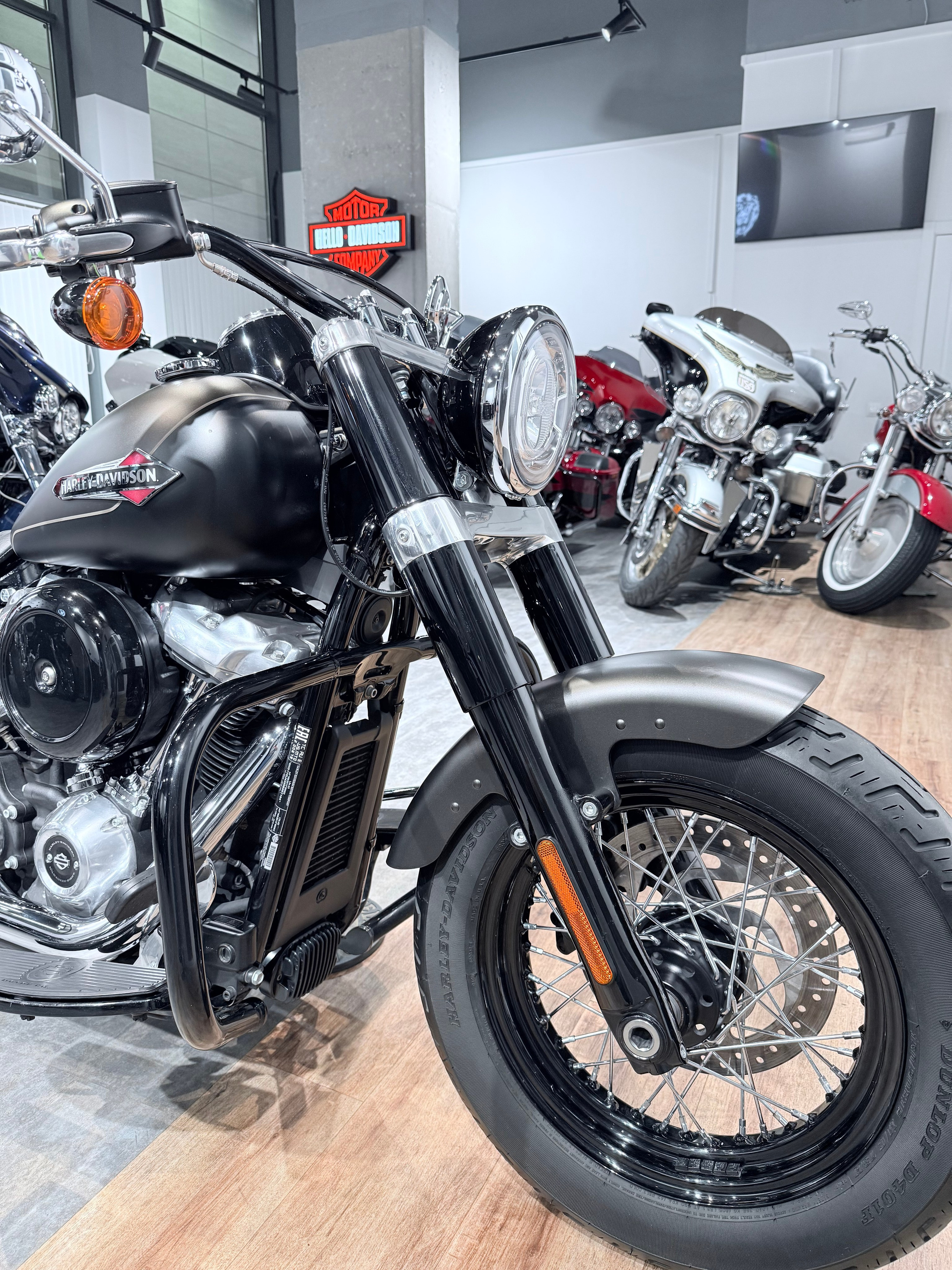 2022 Softail Slim (Rock RIver Denim). Hello Davidson, Москва. Только хорошие мотоциклы…