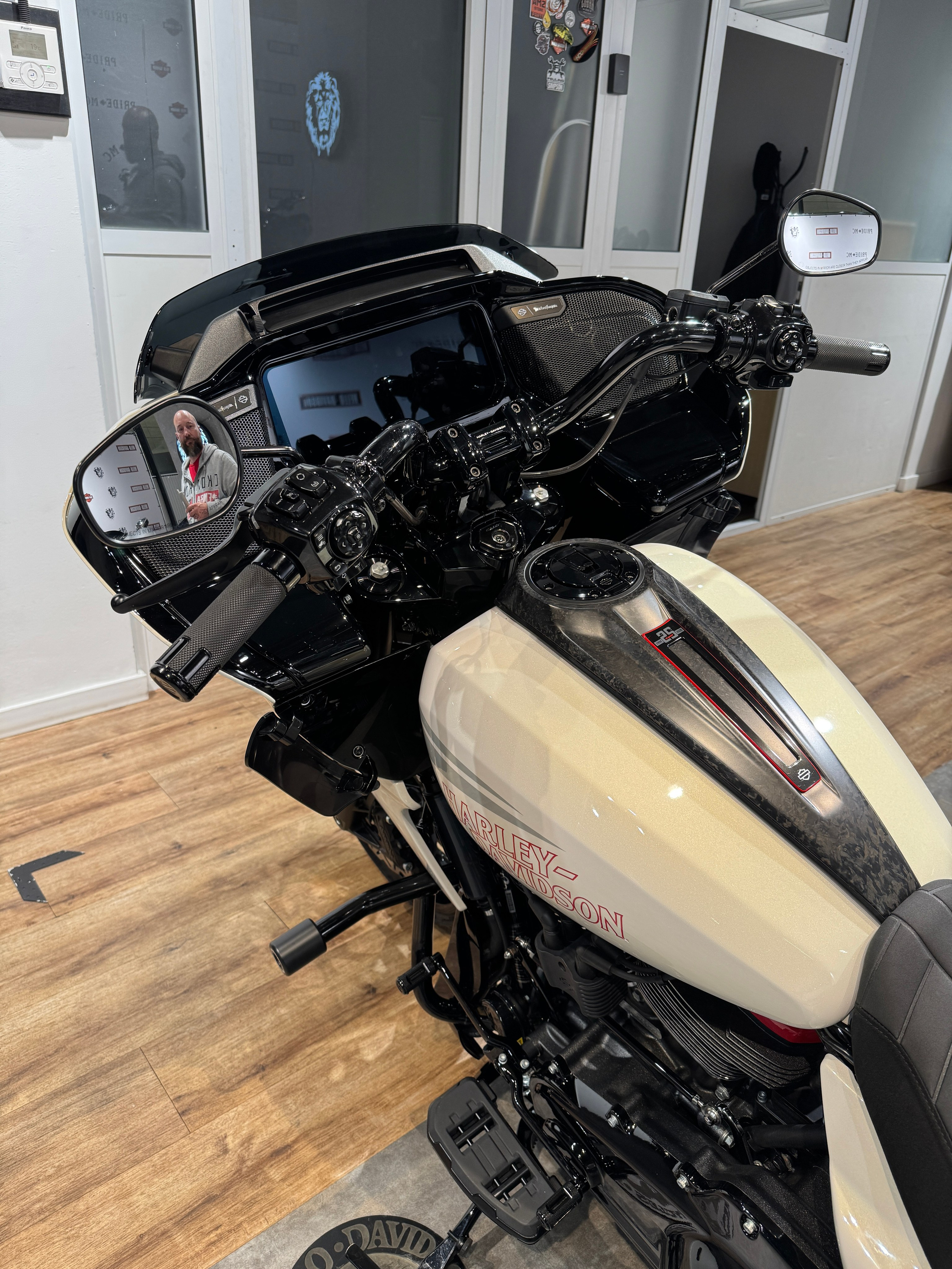 Мотоциклы Harley-Davidson 2024 CVO Road Glide ST 121 (Touring)  — купить мотоцикл. Hello Davidson, Москва. Только хорошие мотоциклы…