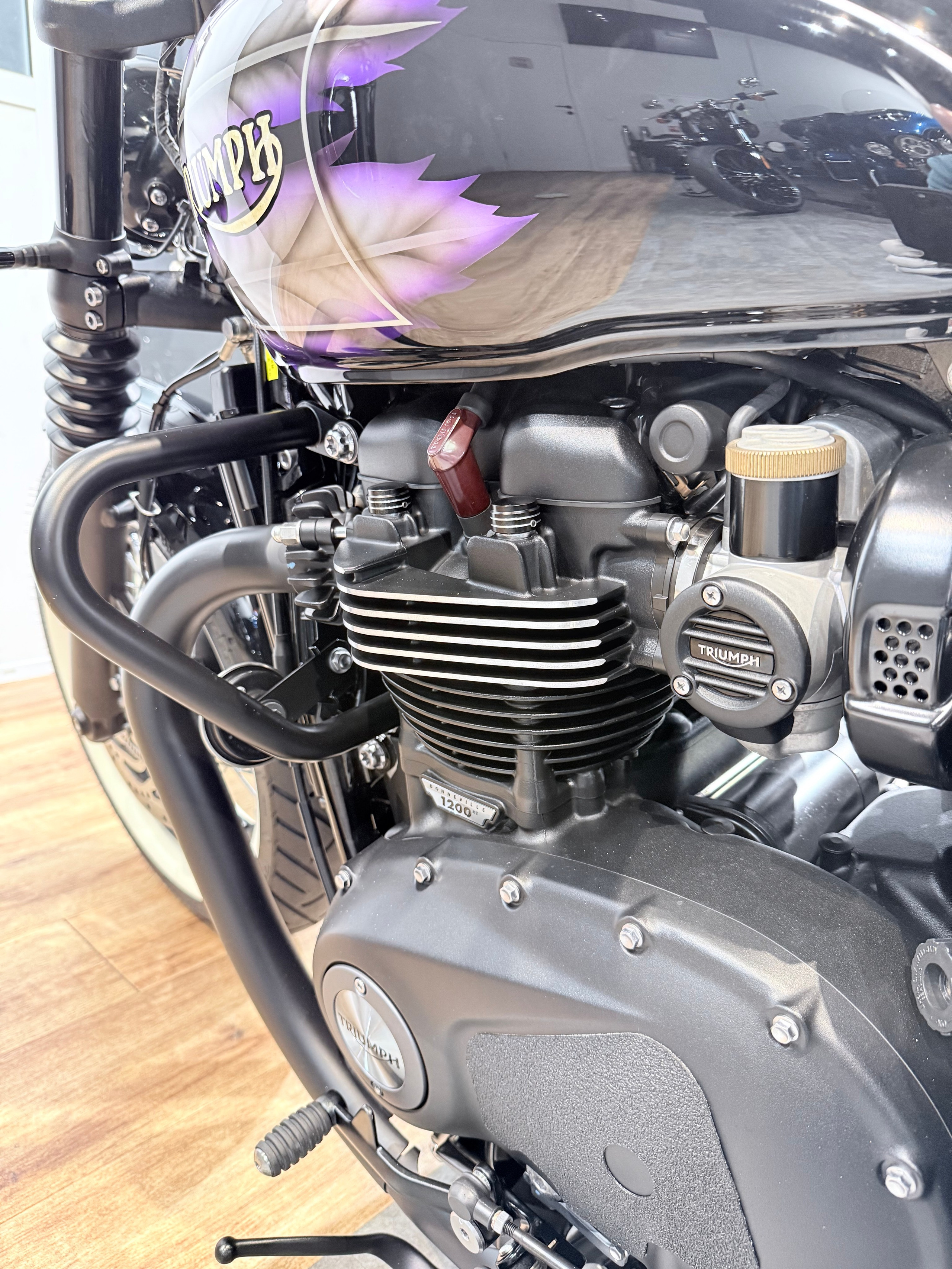 Triumph Bobber NEW. Hello Davidson, Москва. Только хорошие мотоциклы…