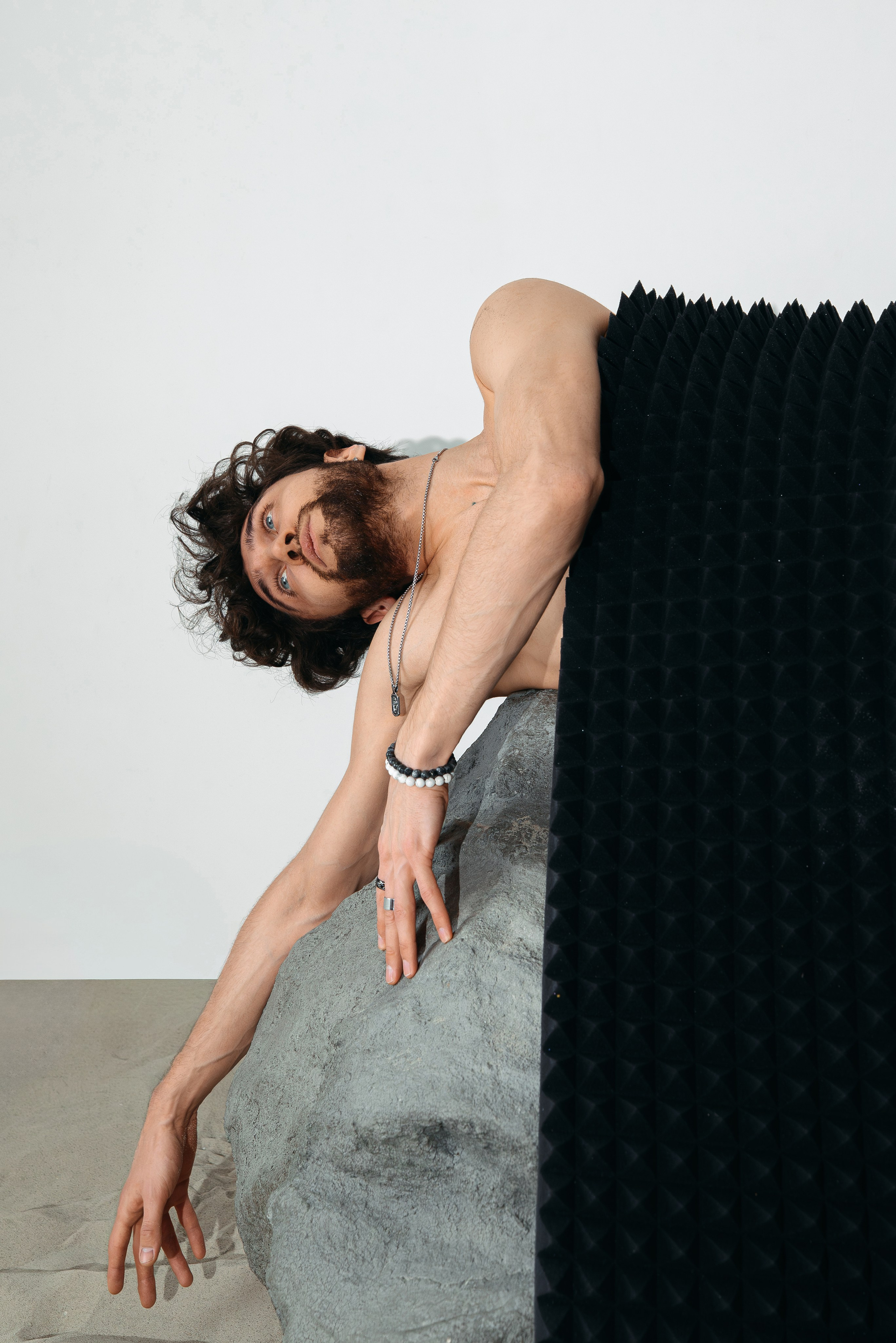 Вне зоны слышимости