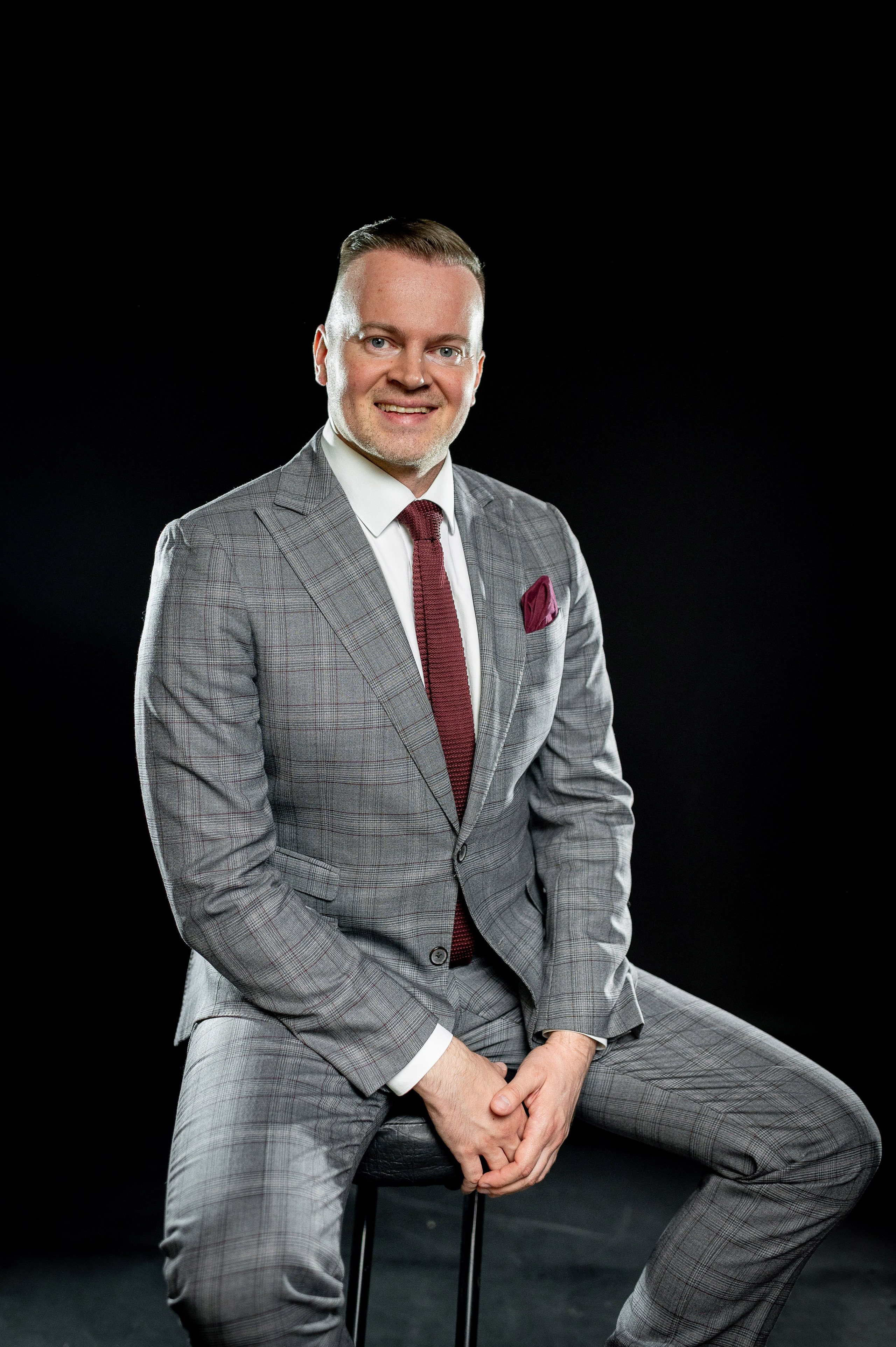 Ты можешь быть разным: деловой или взрывной. Портретный, семейный и свадебный фотограф в Санкт-Петербурге и в Пушкине Ширяев Денис