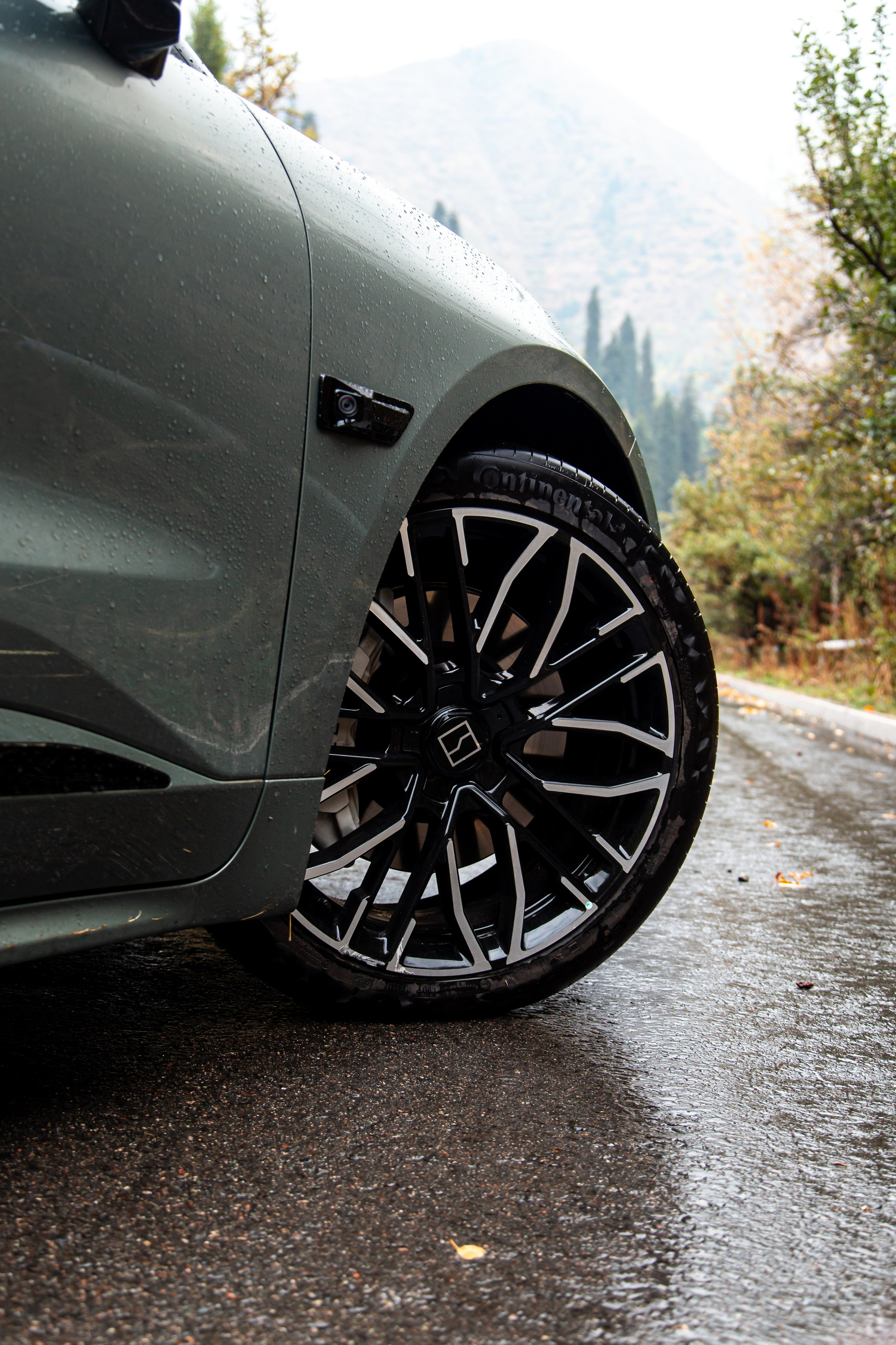 ZEEKR 001. Рекламный и портретный фотограф в Алматы — Серекпаев Танирхан