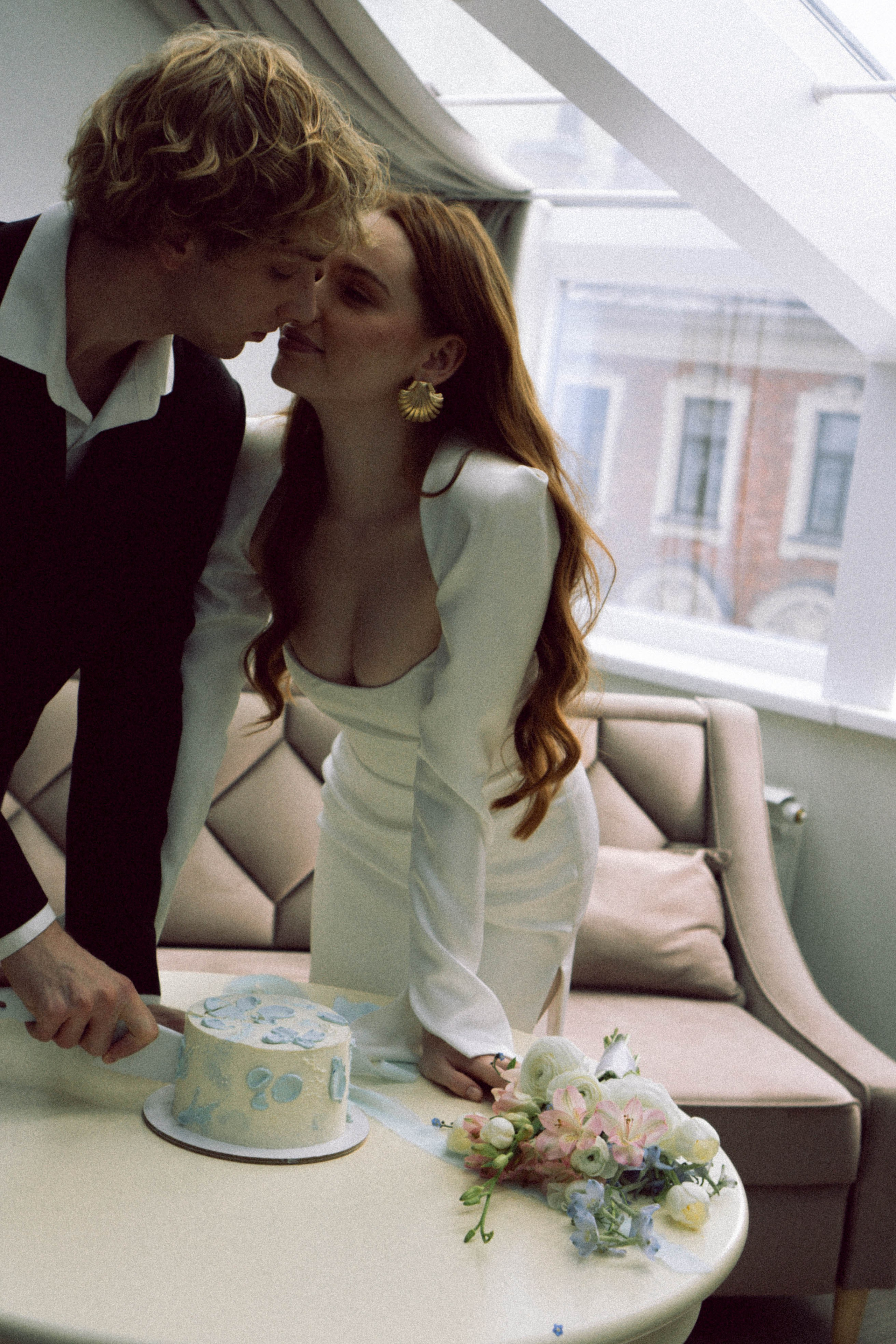 СВАДЕБНАЯ СЬЕМКА В ОТЕЛЕ. СБОРЫ ЖЕНИХА И НЕВЕСТЫ И ТАКЖЕ ТОР И ПОДГОТОВКА К ПРОГУЛКЕ. Профессиональный фотограф, Санкт-Петербург — Виктория Богомолова