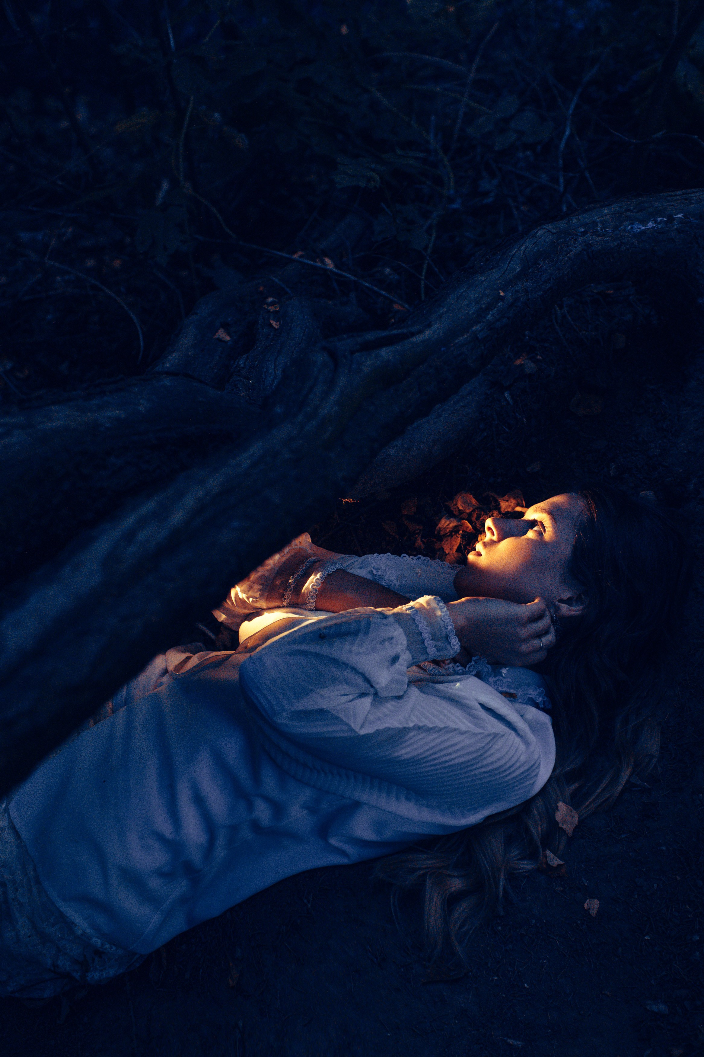 Слёзы на листве. Портретный фотограф Лакшин Денис. Истории через фотографию