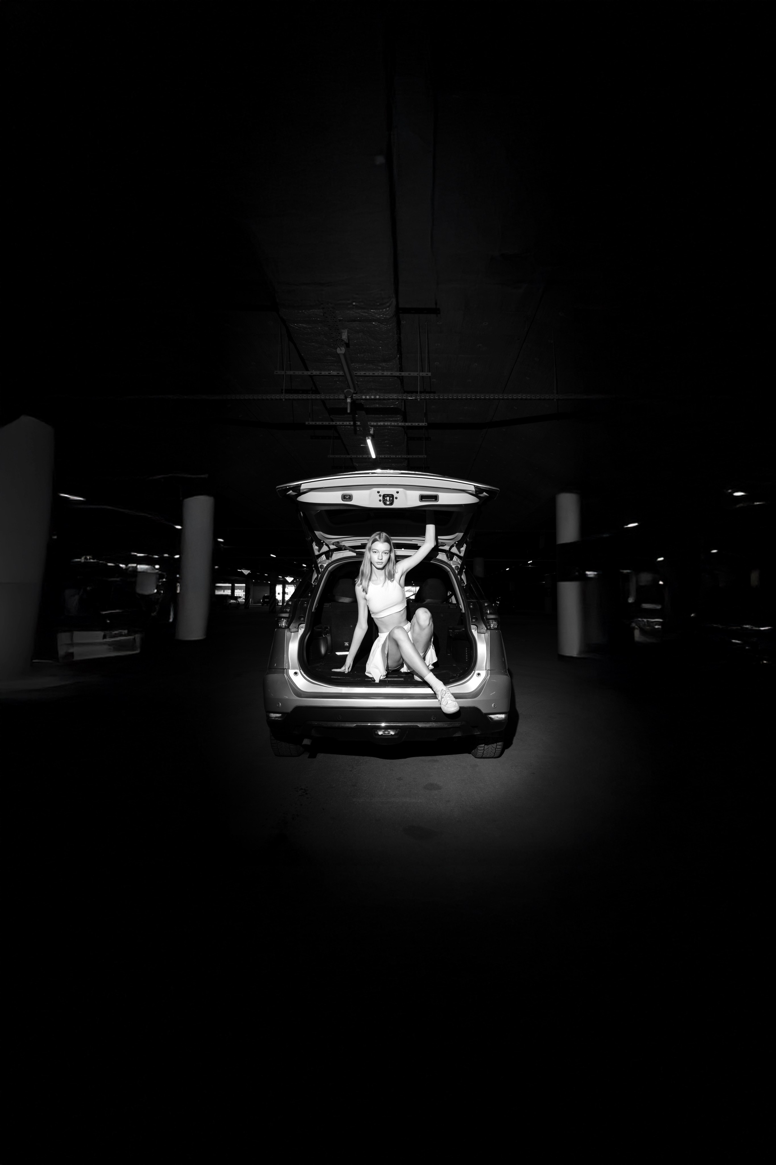 Фотосессия на парковке. Женский фотограф в Новосибирске Вячеслав Семакин