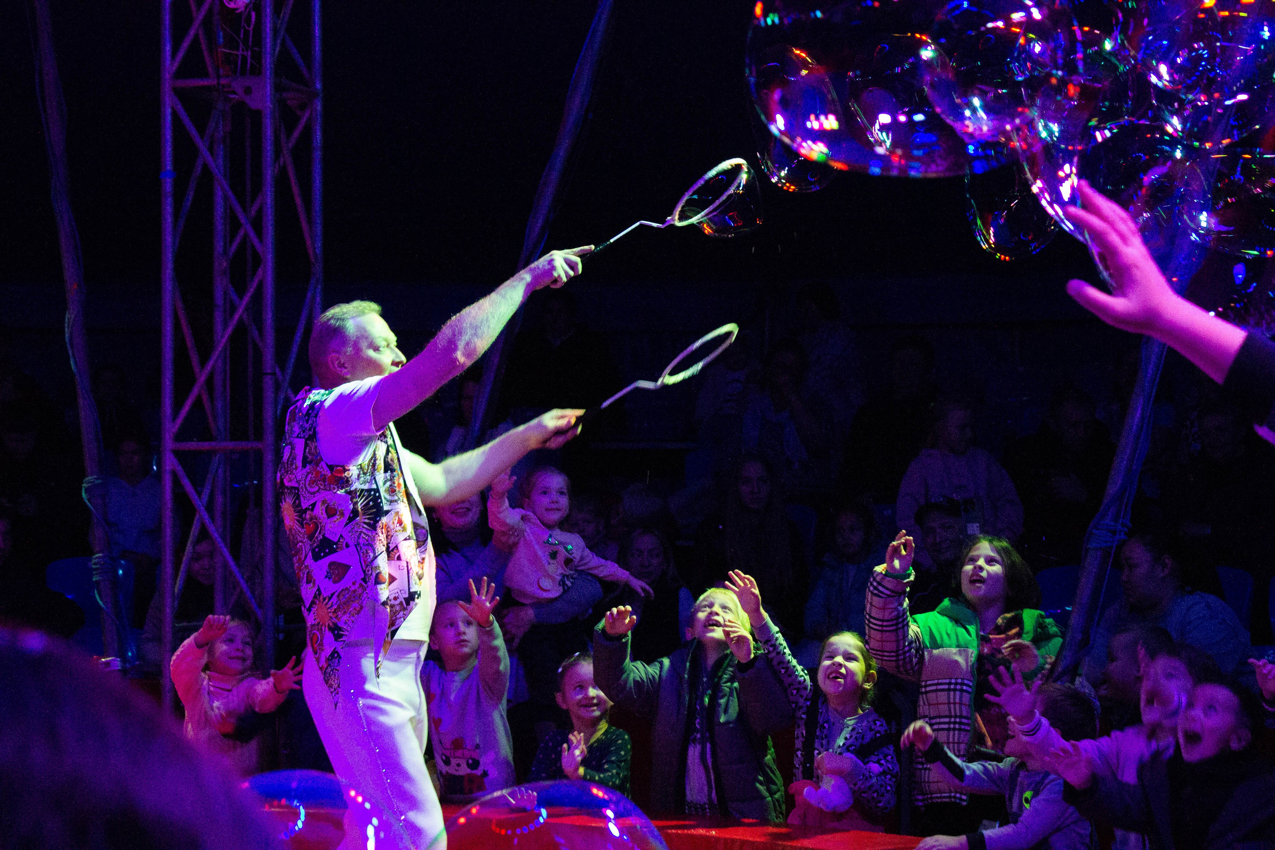 Репортаж шоу| представлений. Фотограф Диана Грачёва