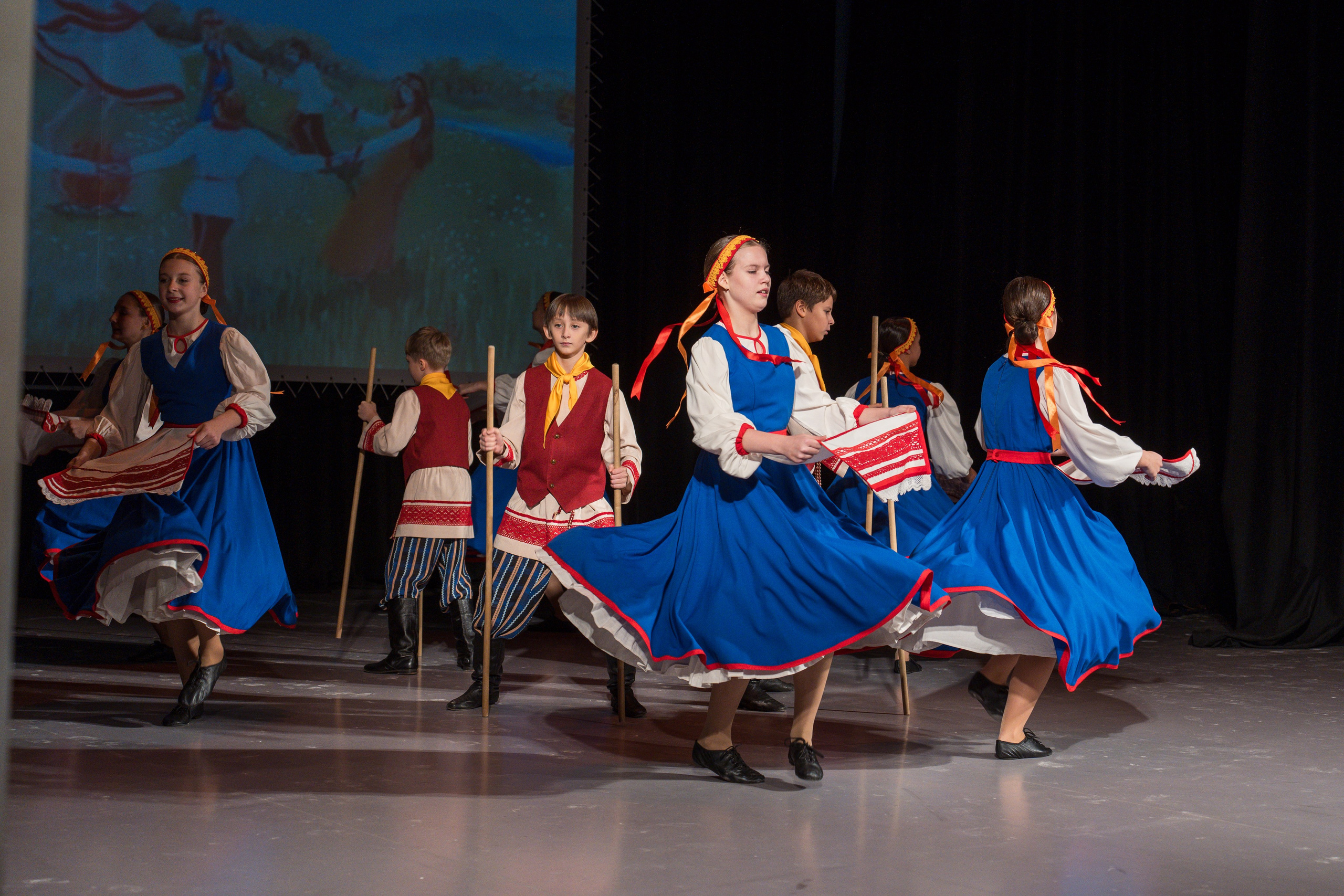 Народный танец. Репортажная съёмка в Санкт-Петербурге, Константин Петров