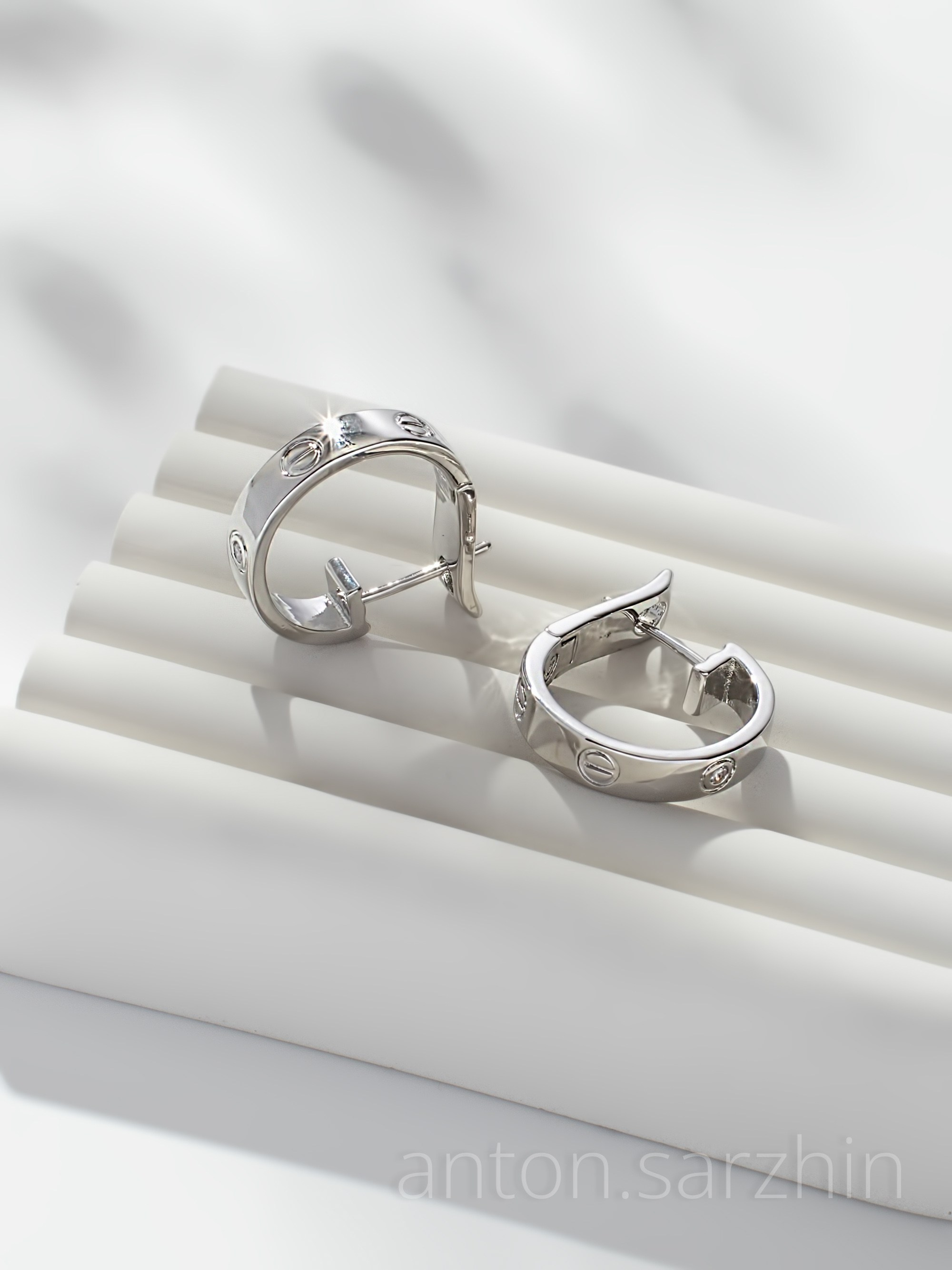 Предметные фотографии ювелирных изделий, украшений и бижутерии. Предметная фотосъемка в Москве предметный фотограф Саржин Антон