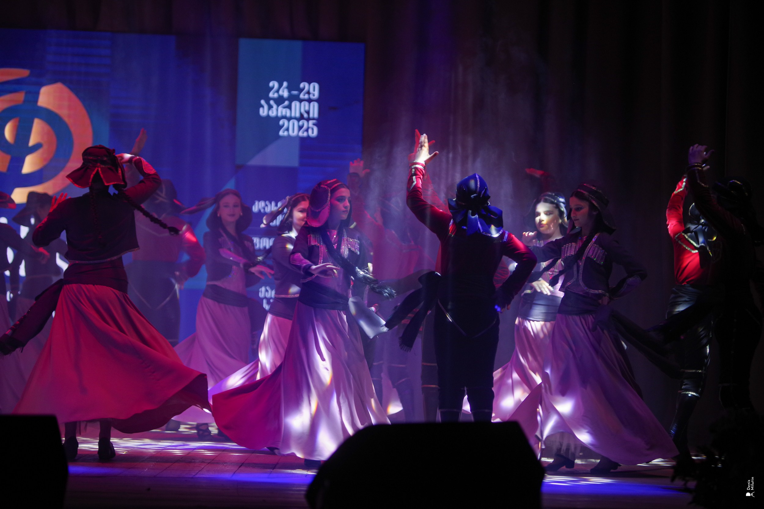 Танцы в Хоби. Портретный фотограф Денис Милютин