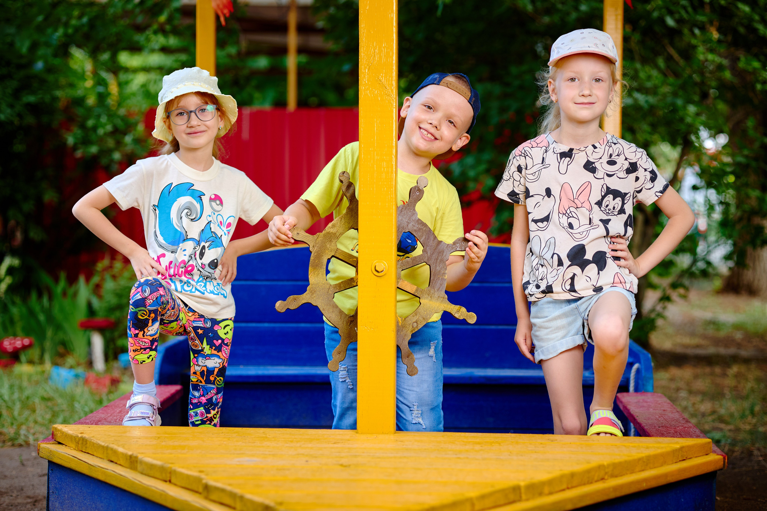 Пример летней съемки в детском саду № 92 Старшая группа Радуга. Фотограф Выпускные альбомы Таганрог Сергей Коробченко