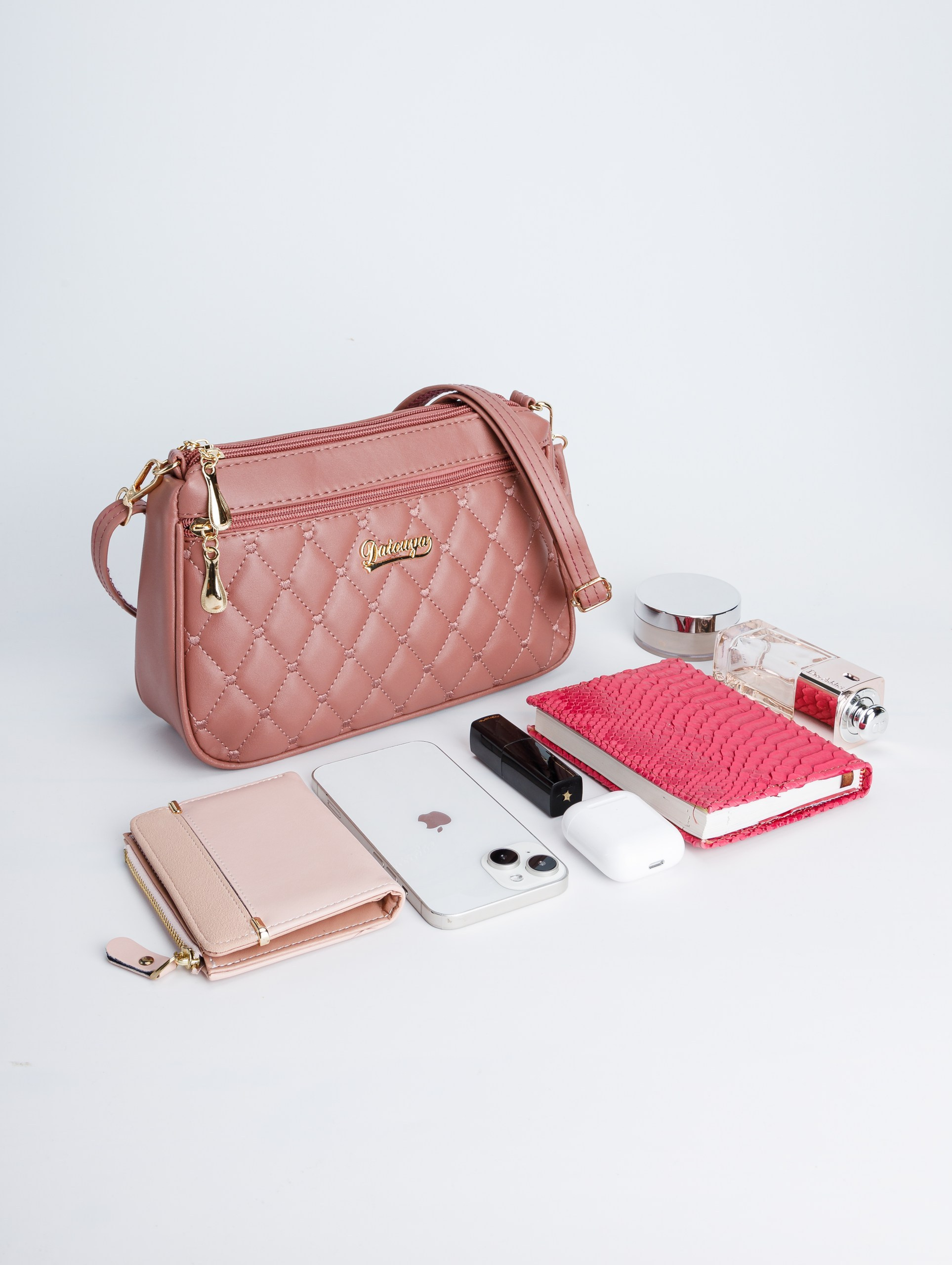 Съемка розовой и черной сумки для маркетплейса. Студия коммерческой съемки ХВОЯ