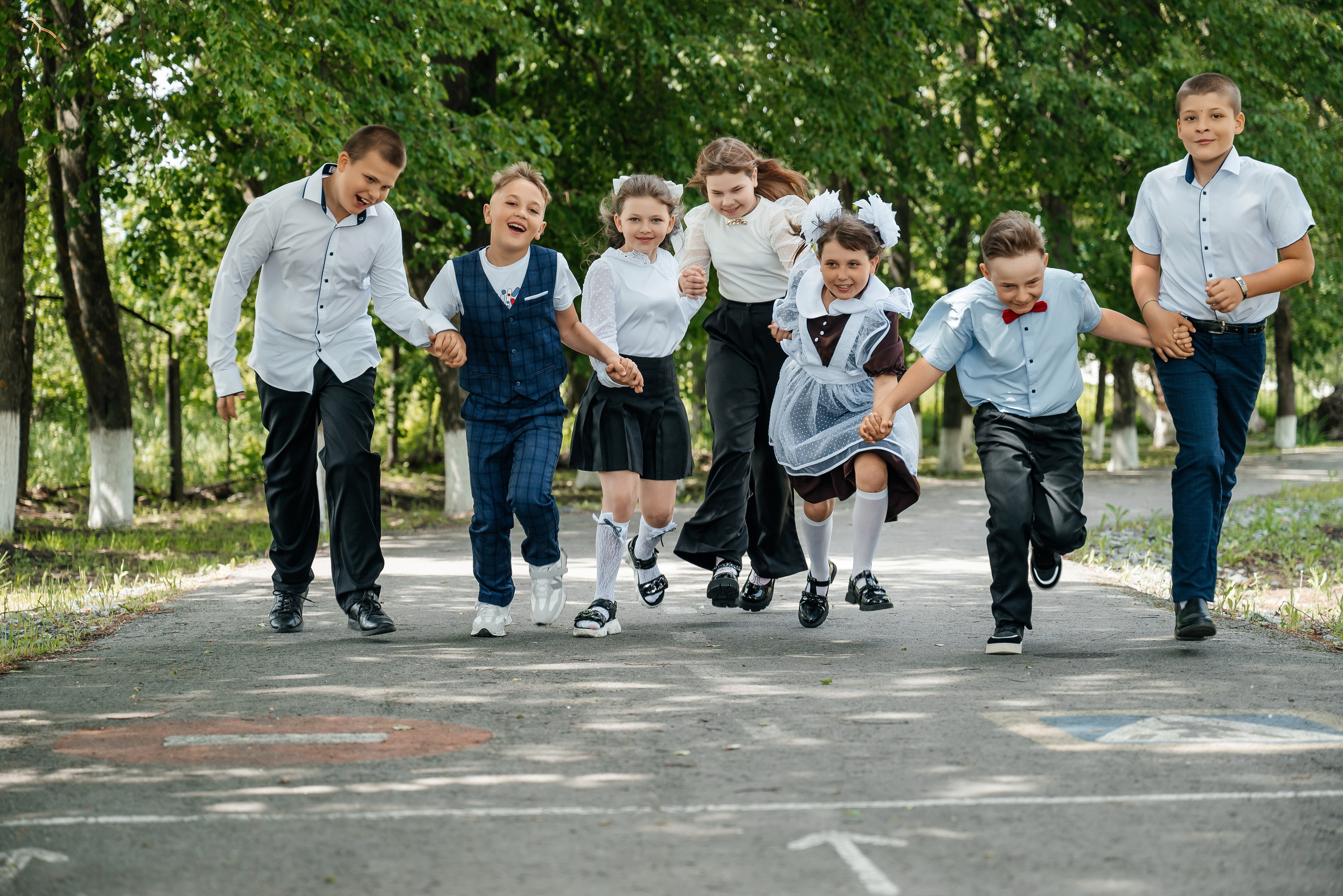Группы. Школьный фотограф в Валуйках. Фотосессии для выпускников и изготовление выпускных альбомов в городе Валуйки и в Белгородской области