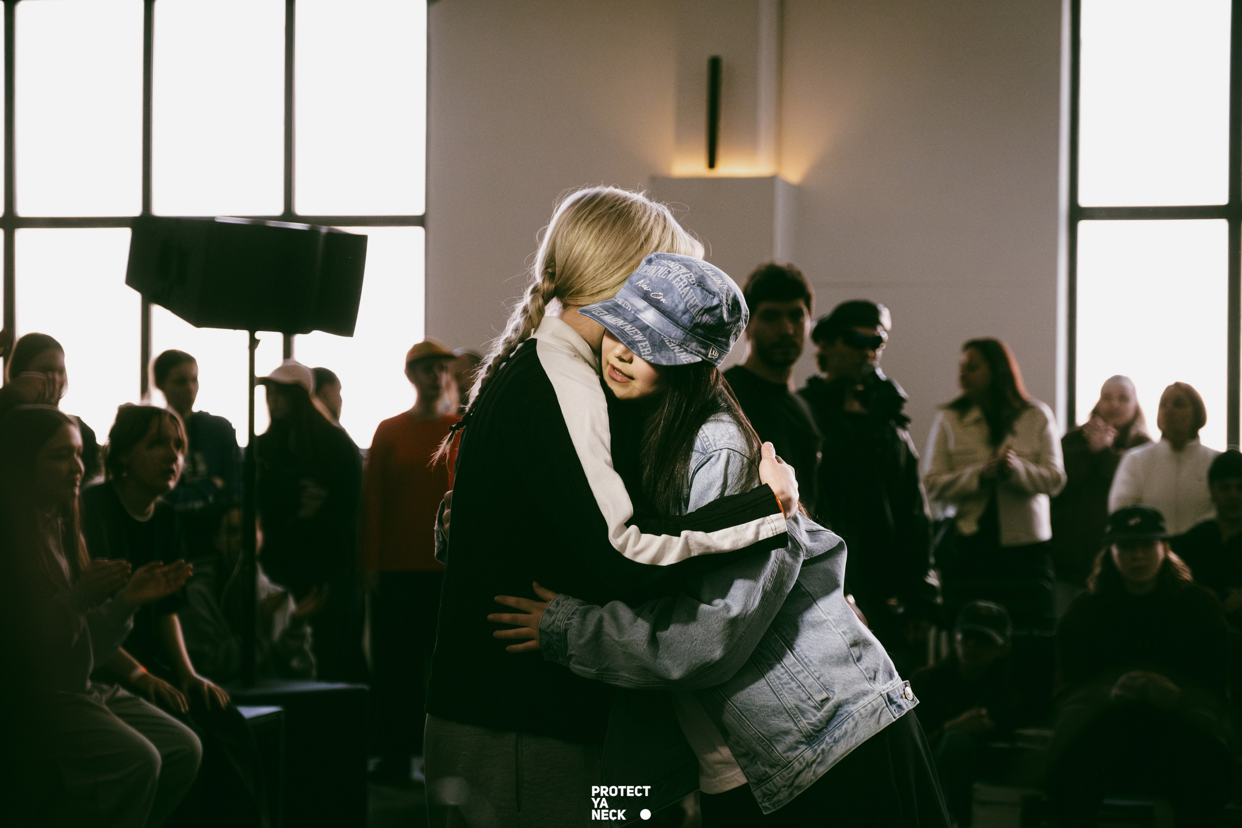 PROTECT YA NECK 22/03 (@youlovebu). Соня бу тебя сфоткала