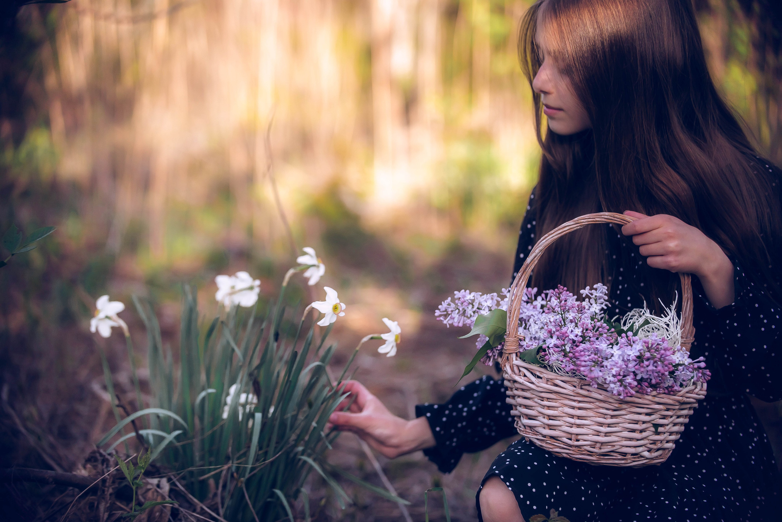 Анютка в сиреньке. Арт-фотограф Евгений Матвиенко